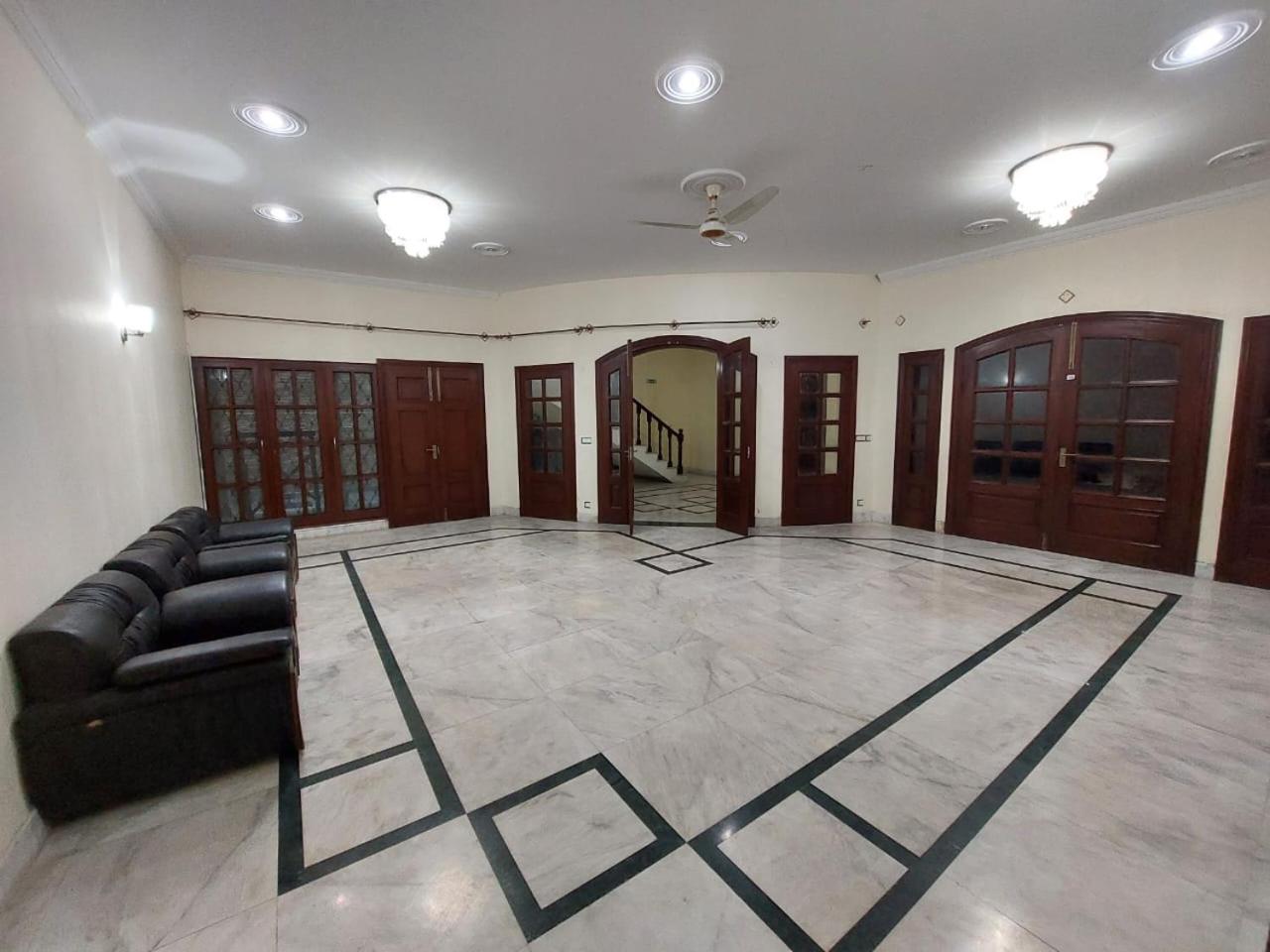 City Home Guest House F8-1