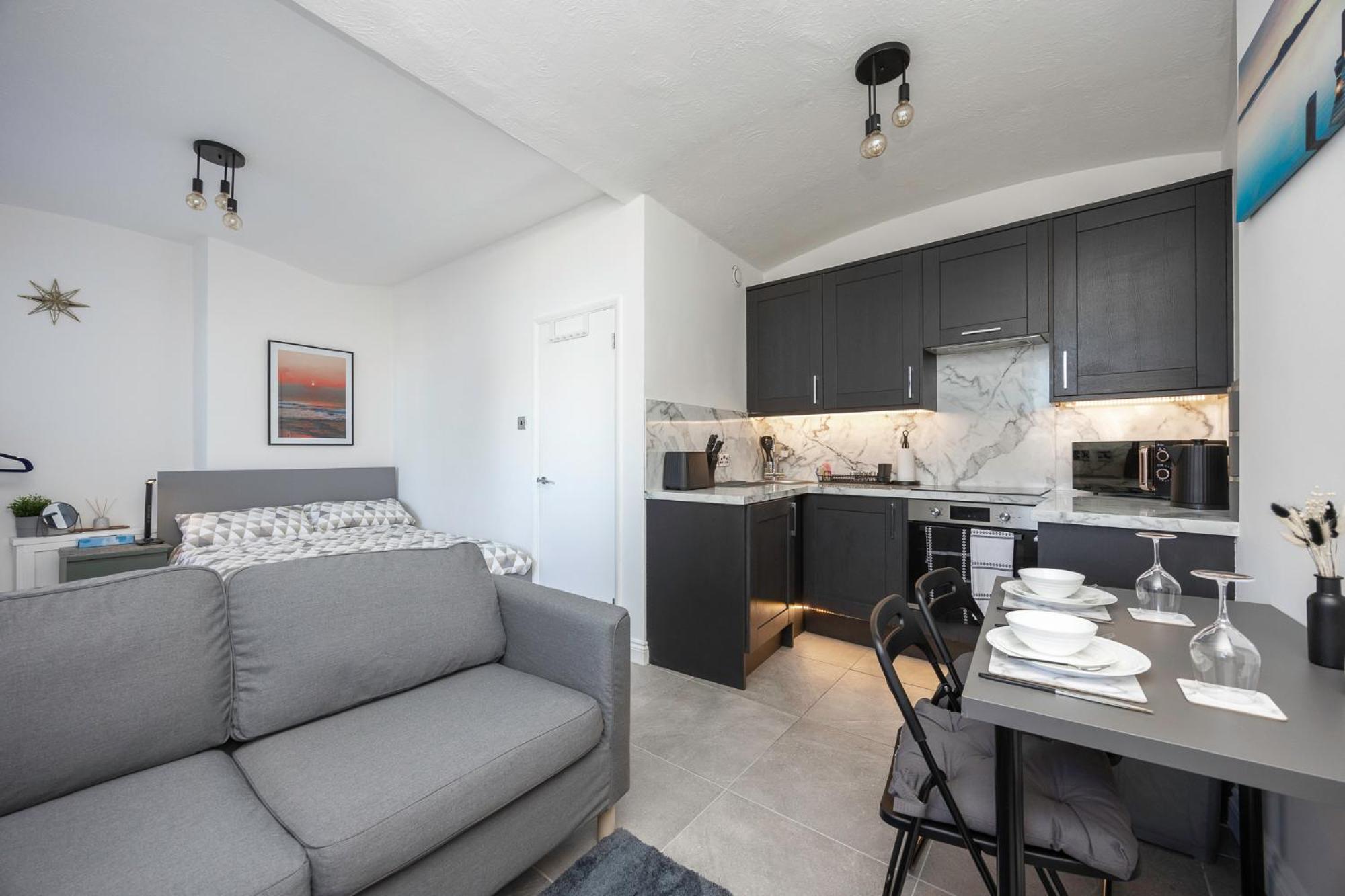 Bright Central Brighton Studio