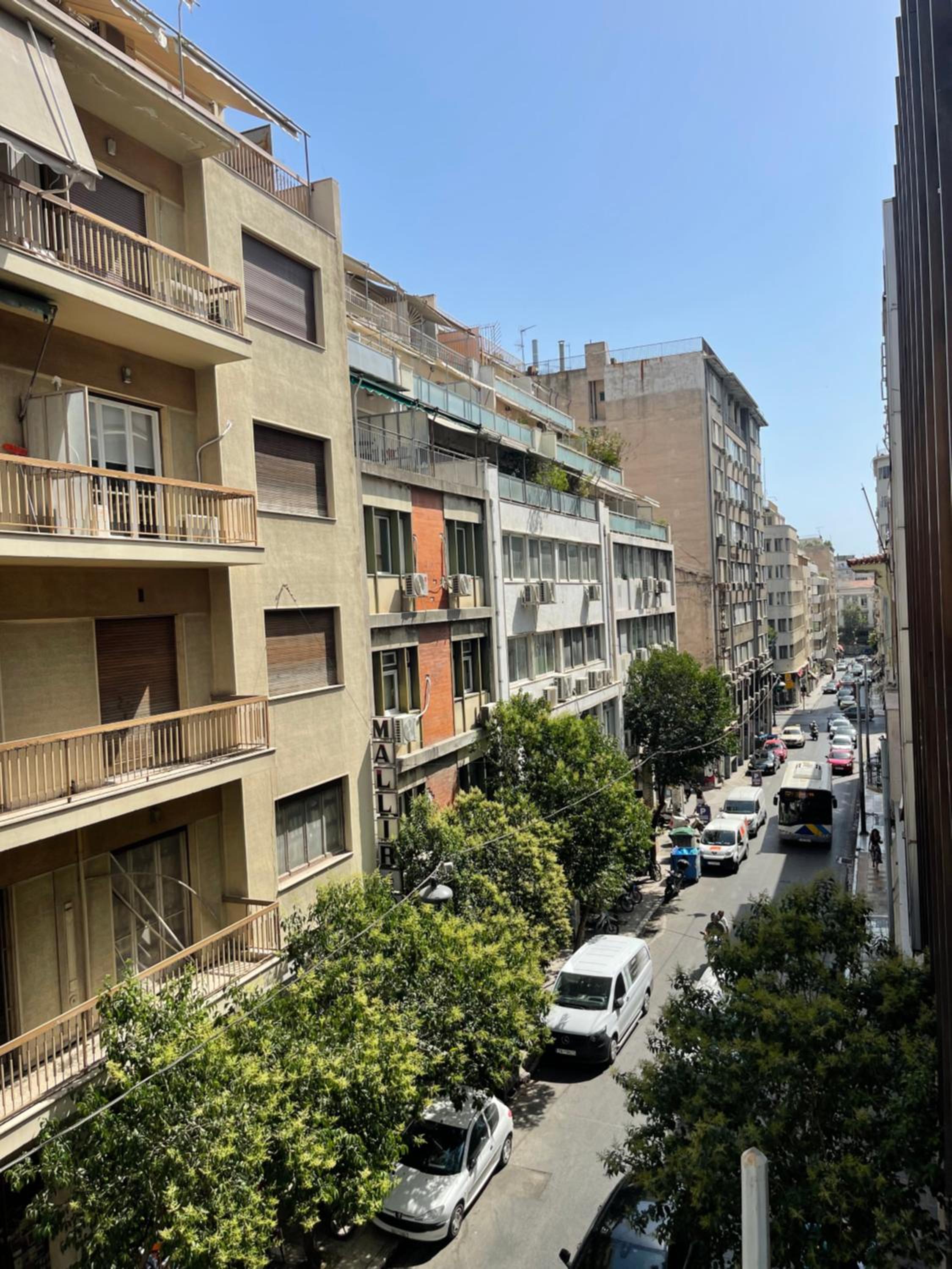 Spacious Athenian 2 Bedroom Apartment Next Metro and Museum