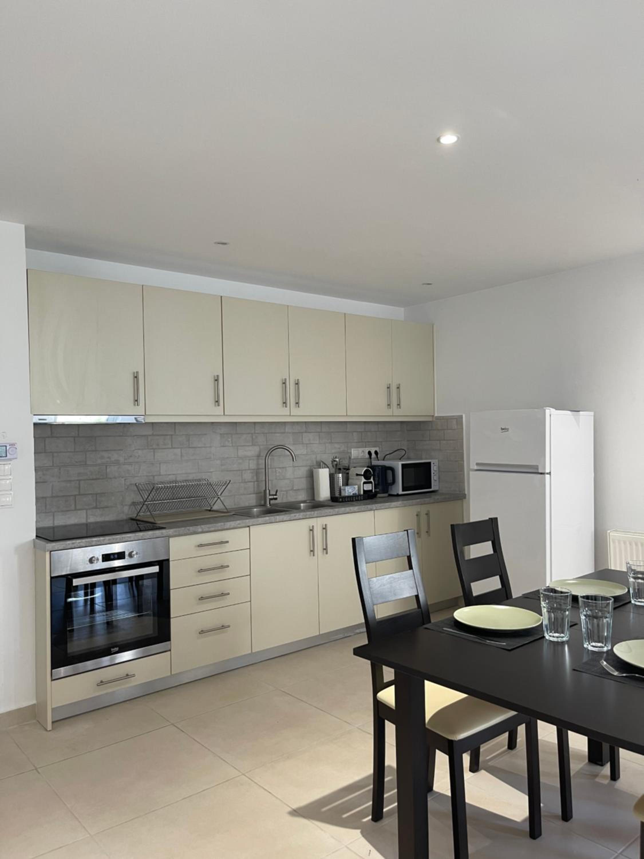 Spacious Athenian 2 Bedroom Apartment Next Metro and Museum