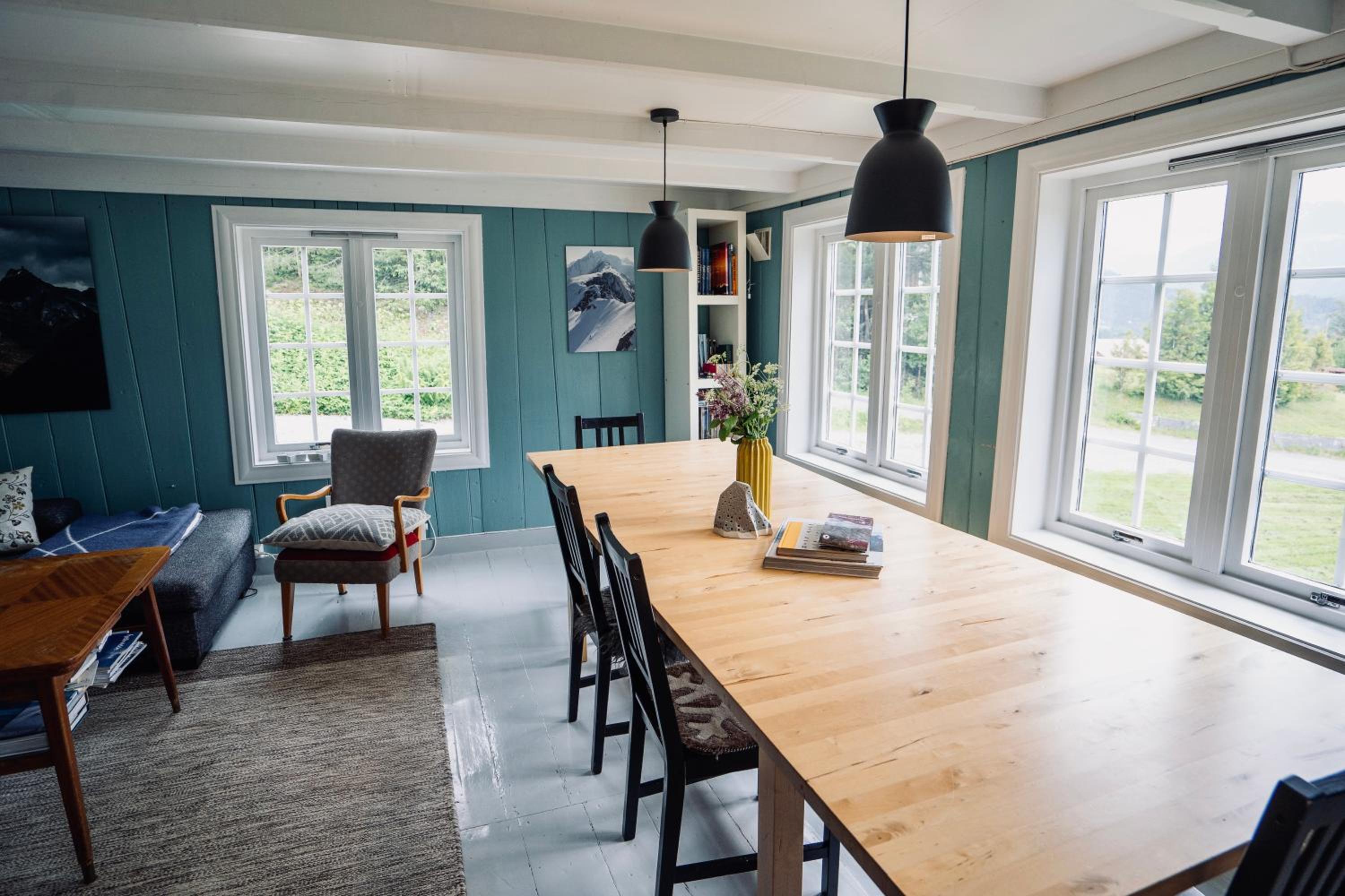 Romsdal Lodge - Det kvite huset view 2