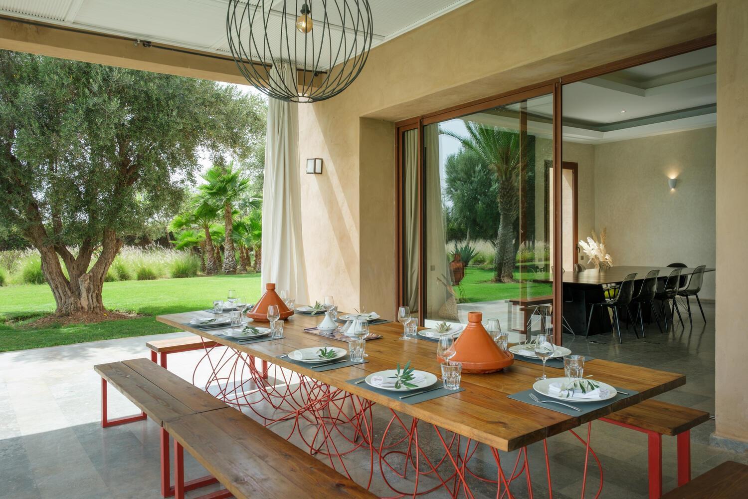 Adnaa - Modern Villa with 2 pools, sauna, hammam, tennis court & home cinema
