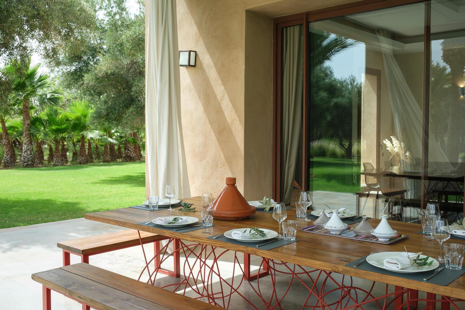 Adnaa - Modern Villa with 2 pools, sauna, hammam, tennis court & home cinema