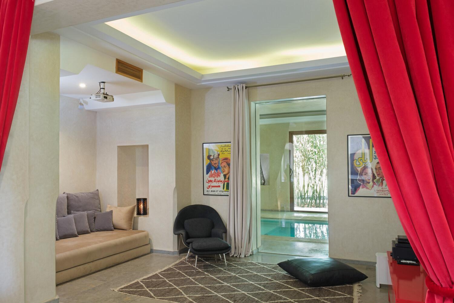 Adnaa - Modern Villa with 2 pools, sauna, hammam, tennis court & home cinema