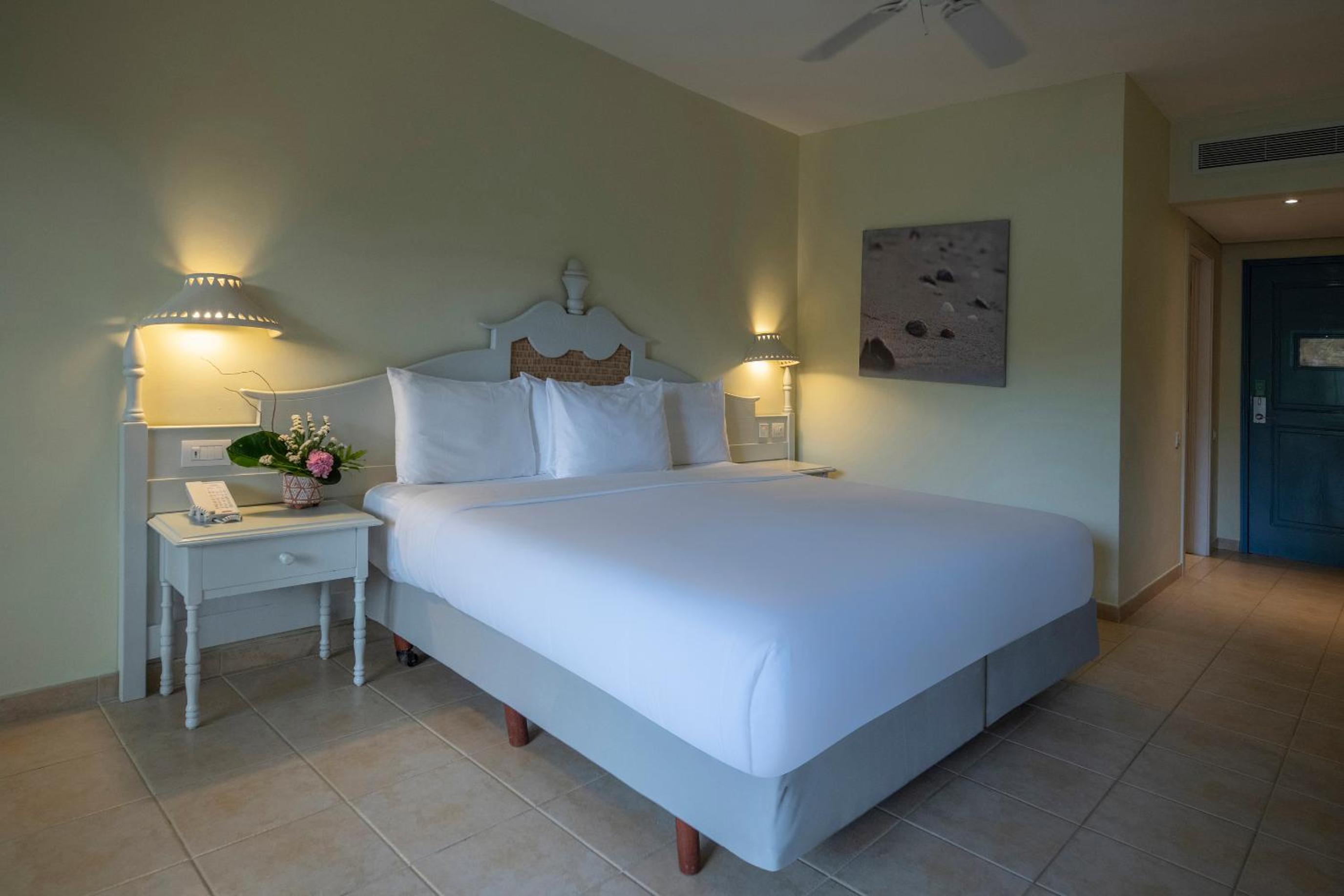 Iberostar Waves Costa Dorada - Property Image 2