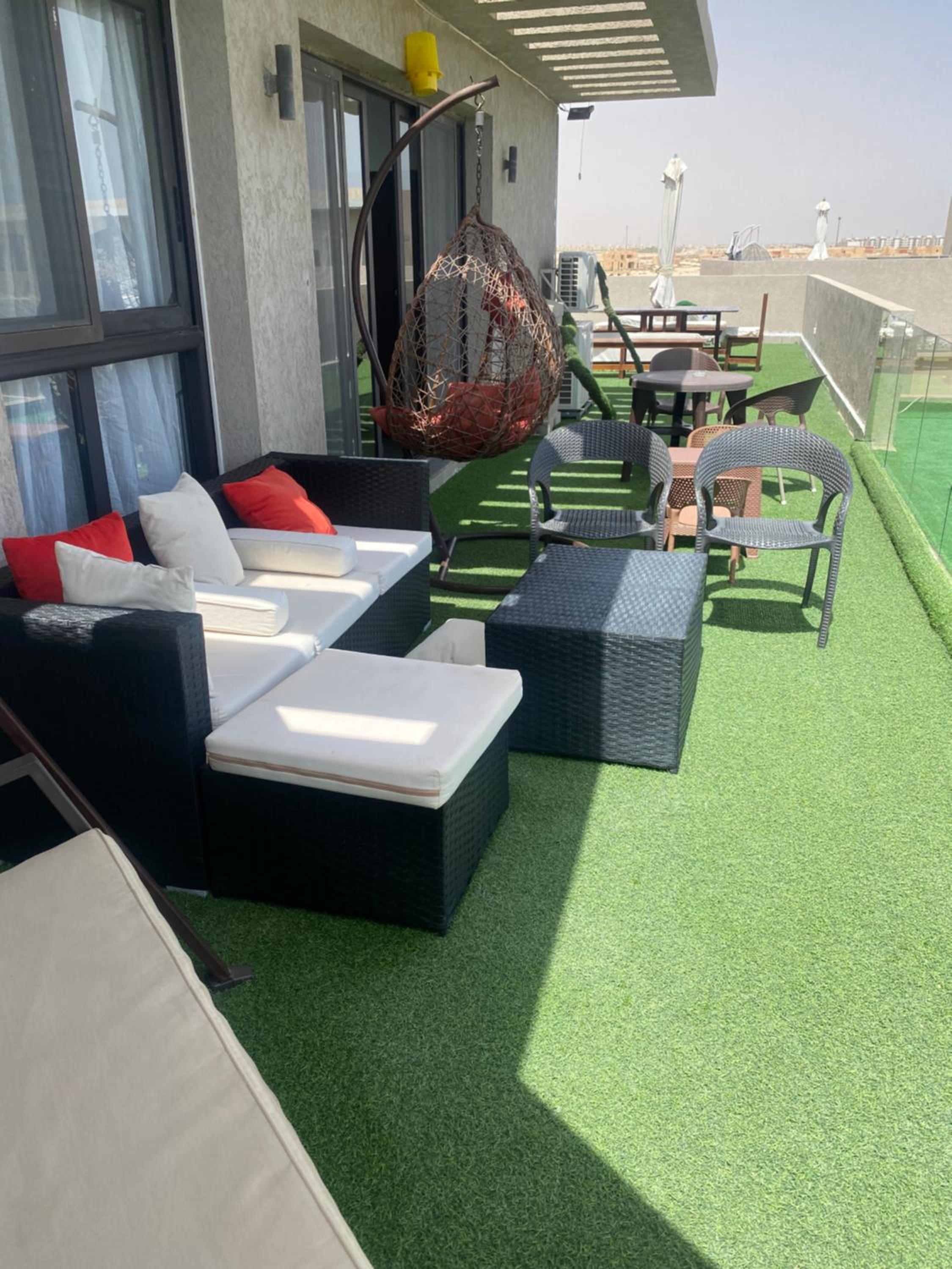Lovely penthouse 4- bedroom directly on the lagoon