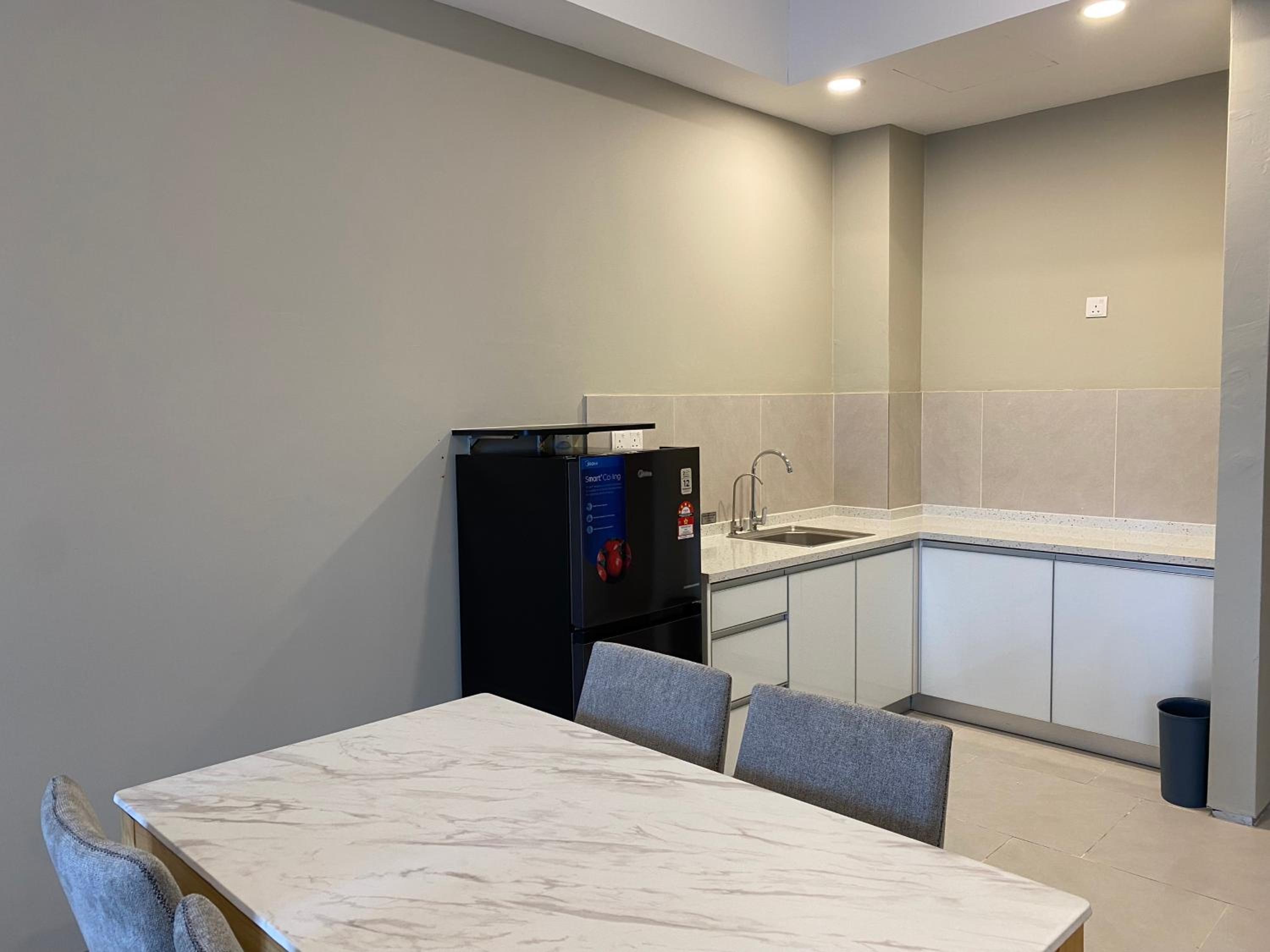 Zenith Suites Cameron
