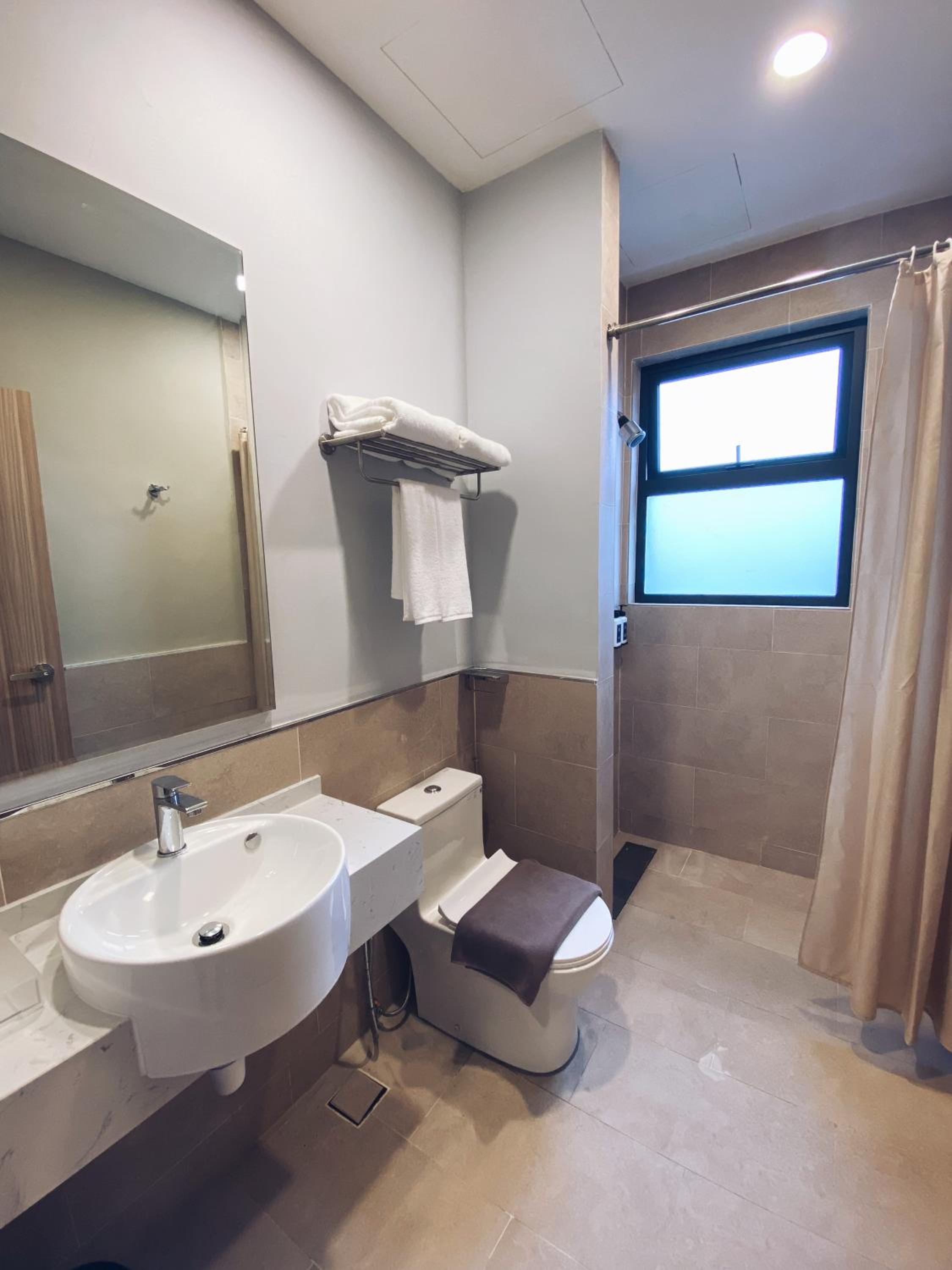 Zenith Suites Cameron