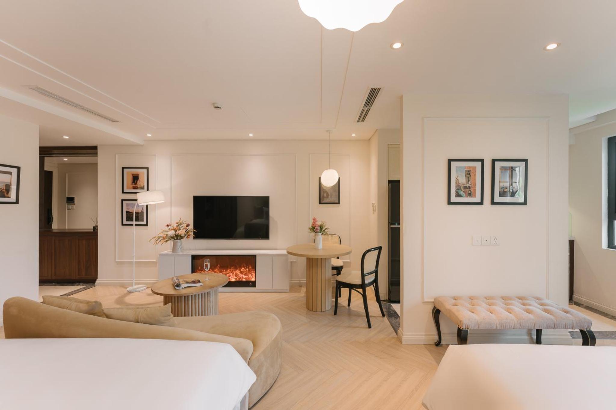 T Place Luxury Apartment Hoan Kiem Lake by SSens Homes