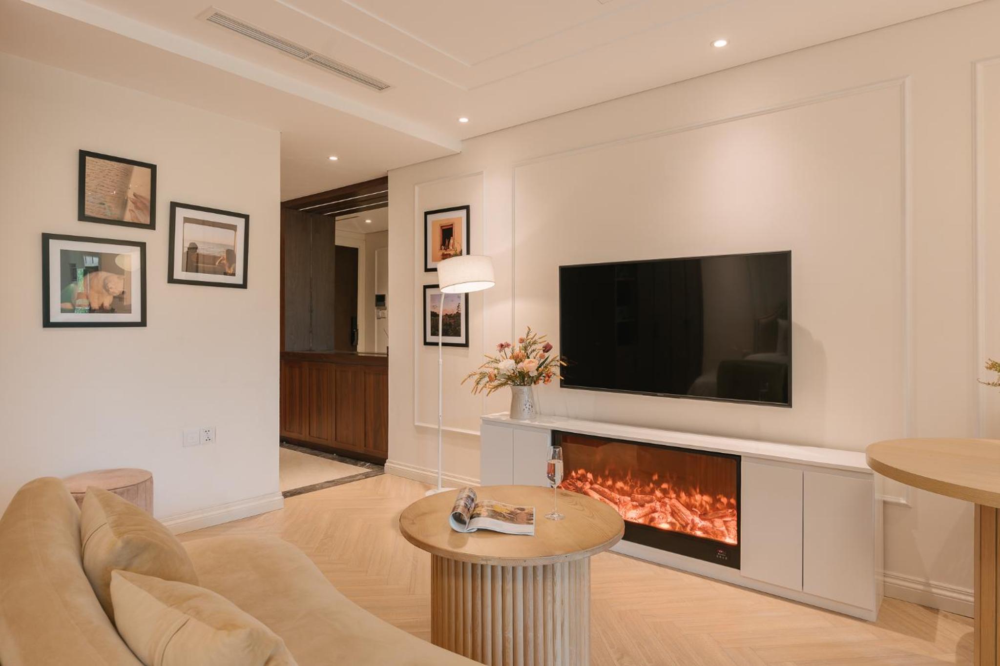 T Place Luxury Apartment Hoan Kiem Lake by SSens Homes