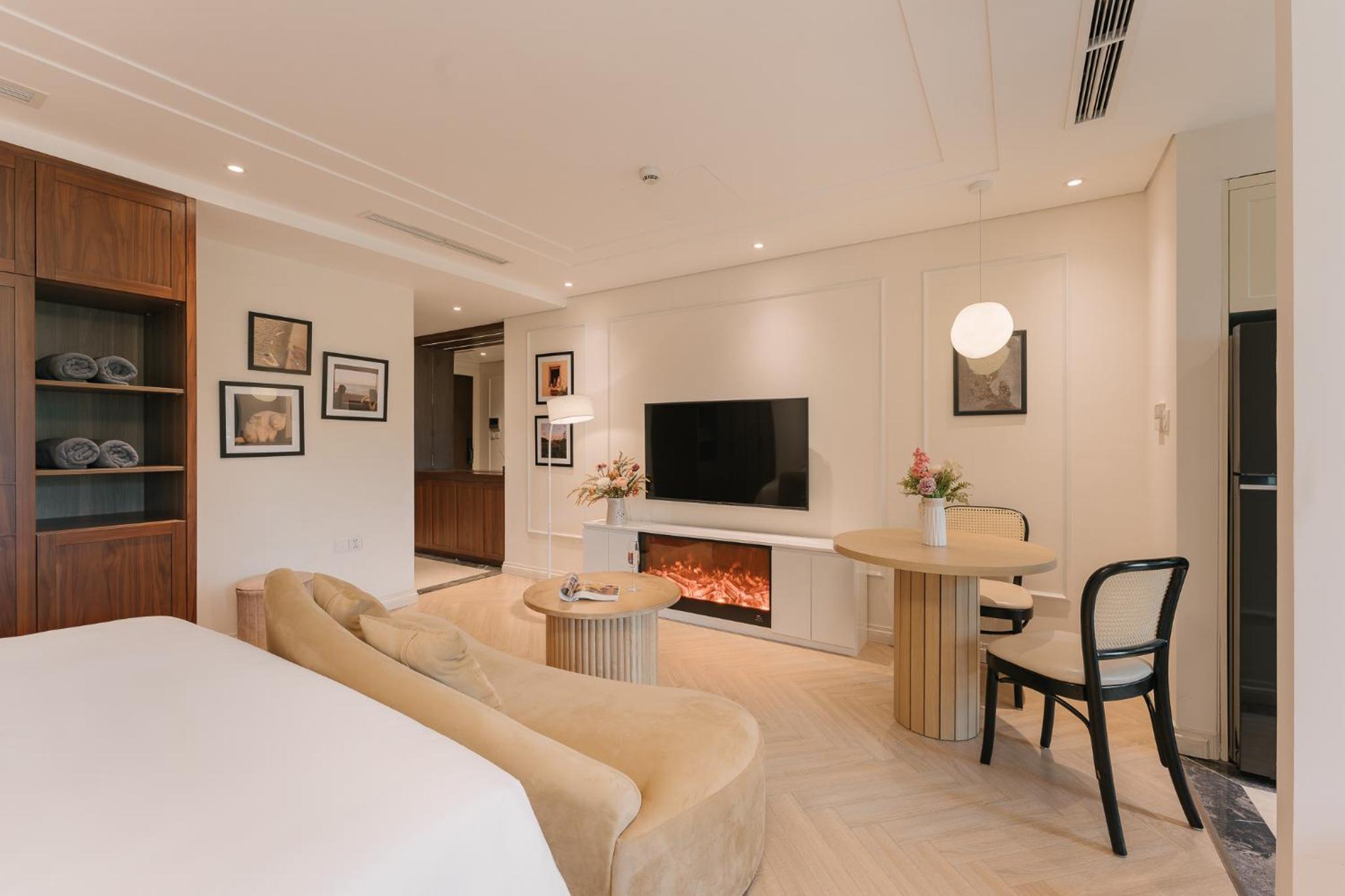 T Place Luxury Apartment Hoan Kiem Lake by SSens Homes