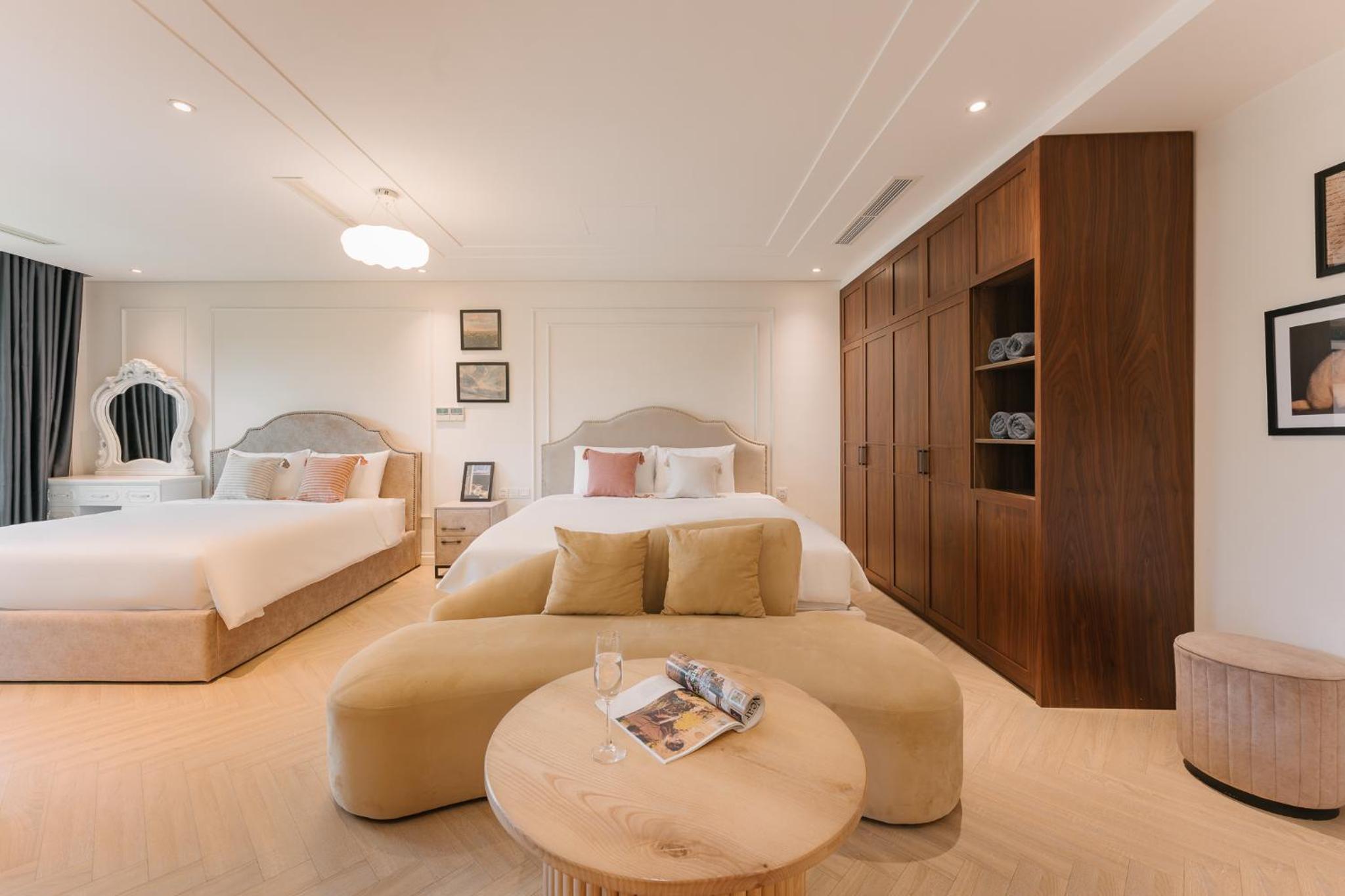 T Place Luxury Apartment Hoan Kiem Lake by SSens Homes