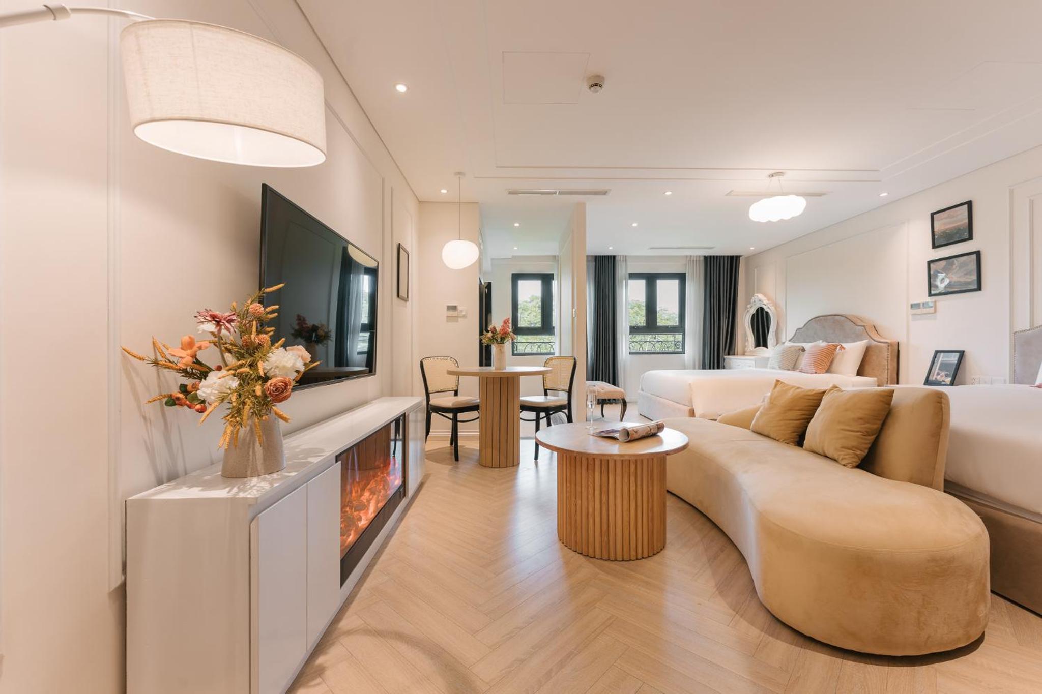 T Place Luxury Apartment Hoan Kiem Lake by SSens Homes