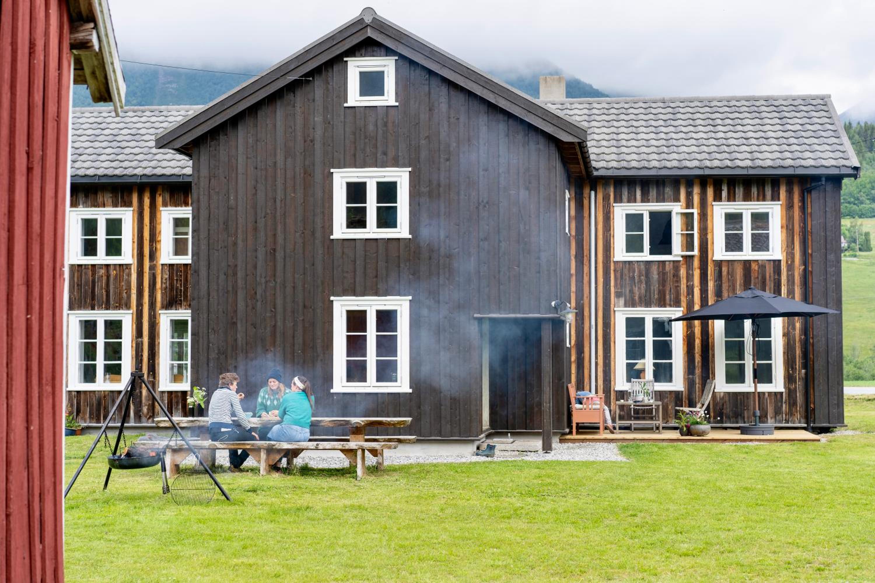 Romsdal Lodge Tømmerhuset view 3