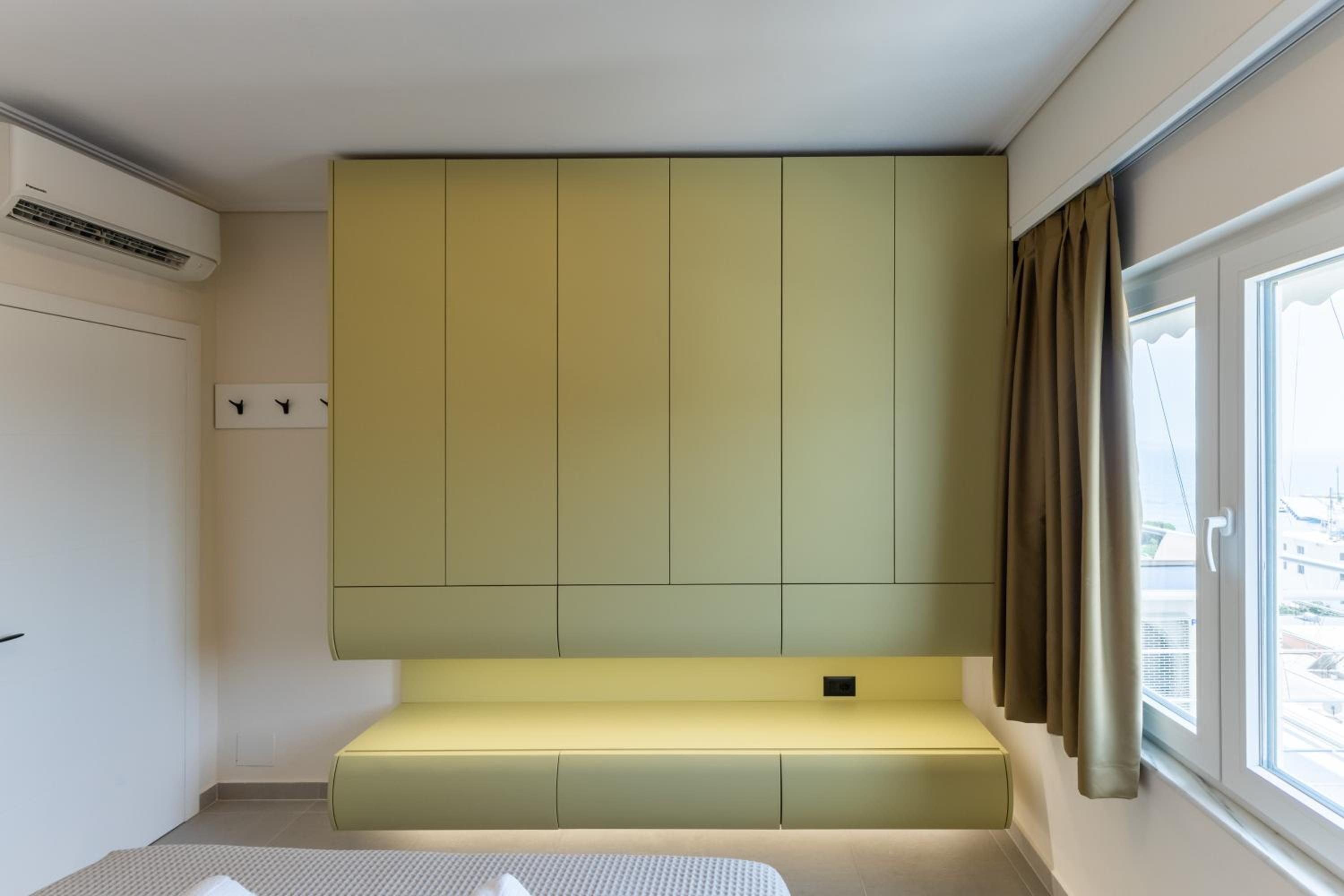 The View - Tiffany Luxury 2 BR, Free Parking, Central