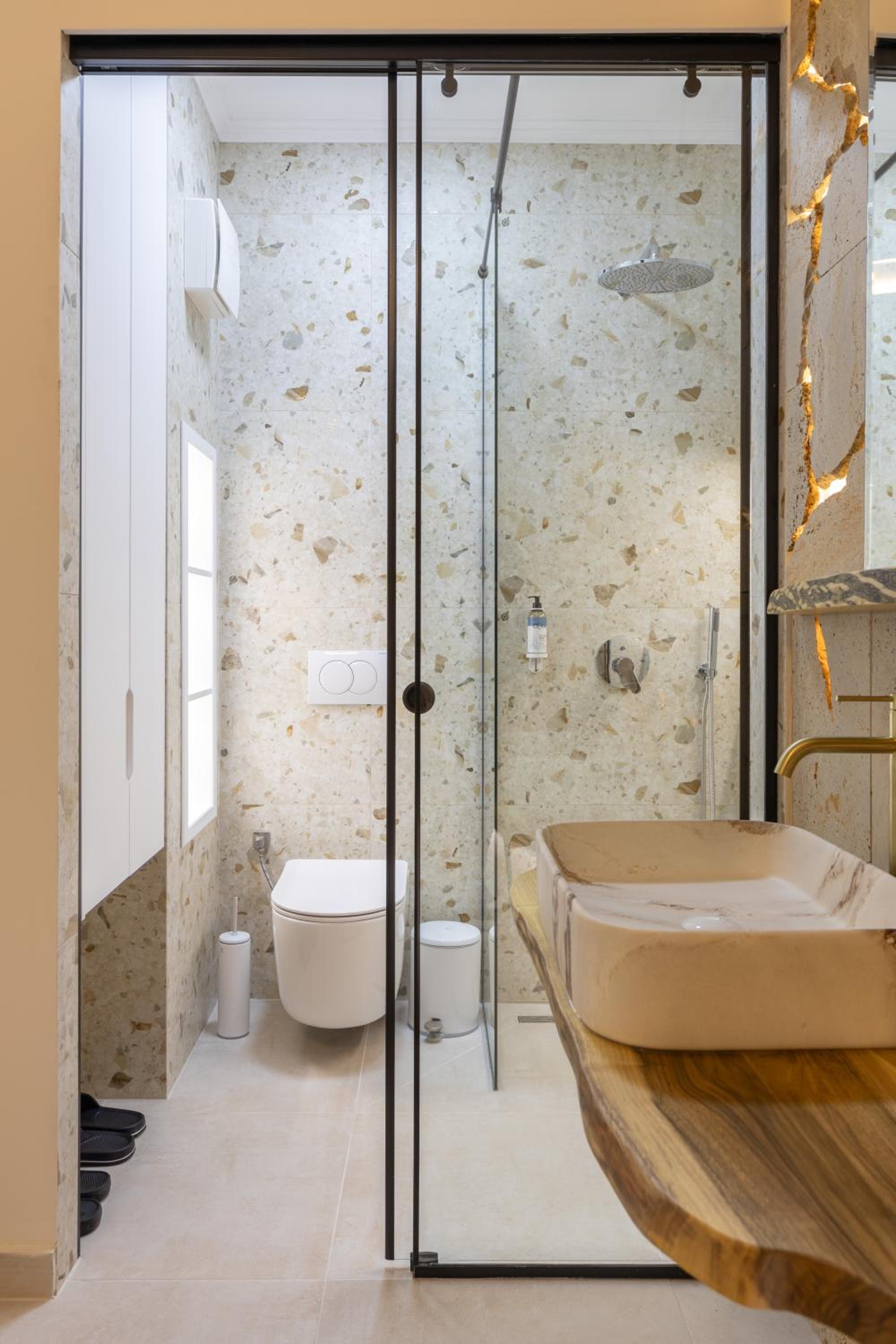 The View - Tiffany Luxury 2 BR, Free Parking, Central