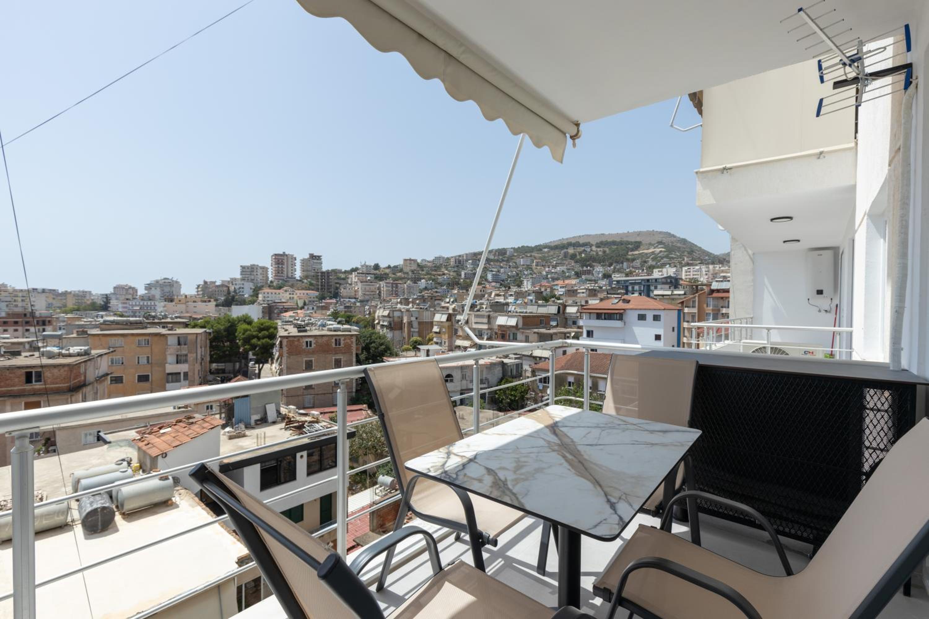 The View - Tiffany Luxury 2 BR, Free Parking, Central