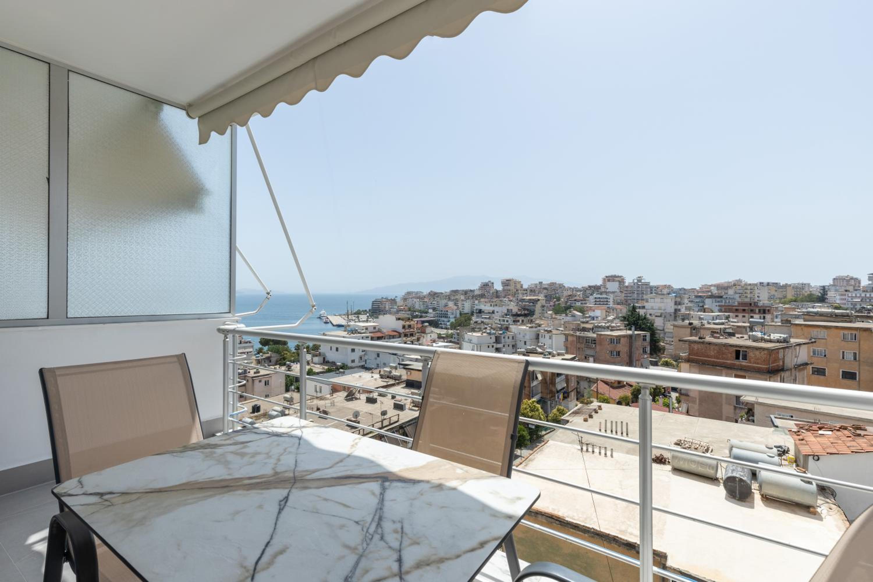 The View - Tiffany Luxury 2 BR, Free Parking, Central