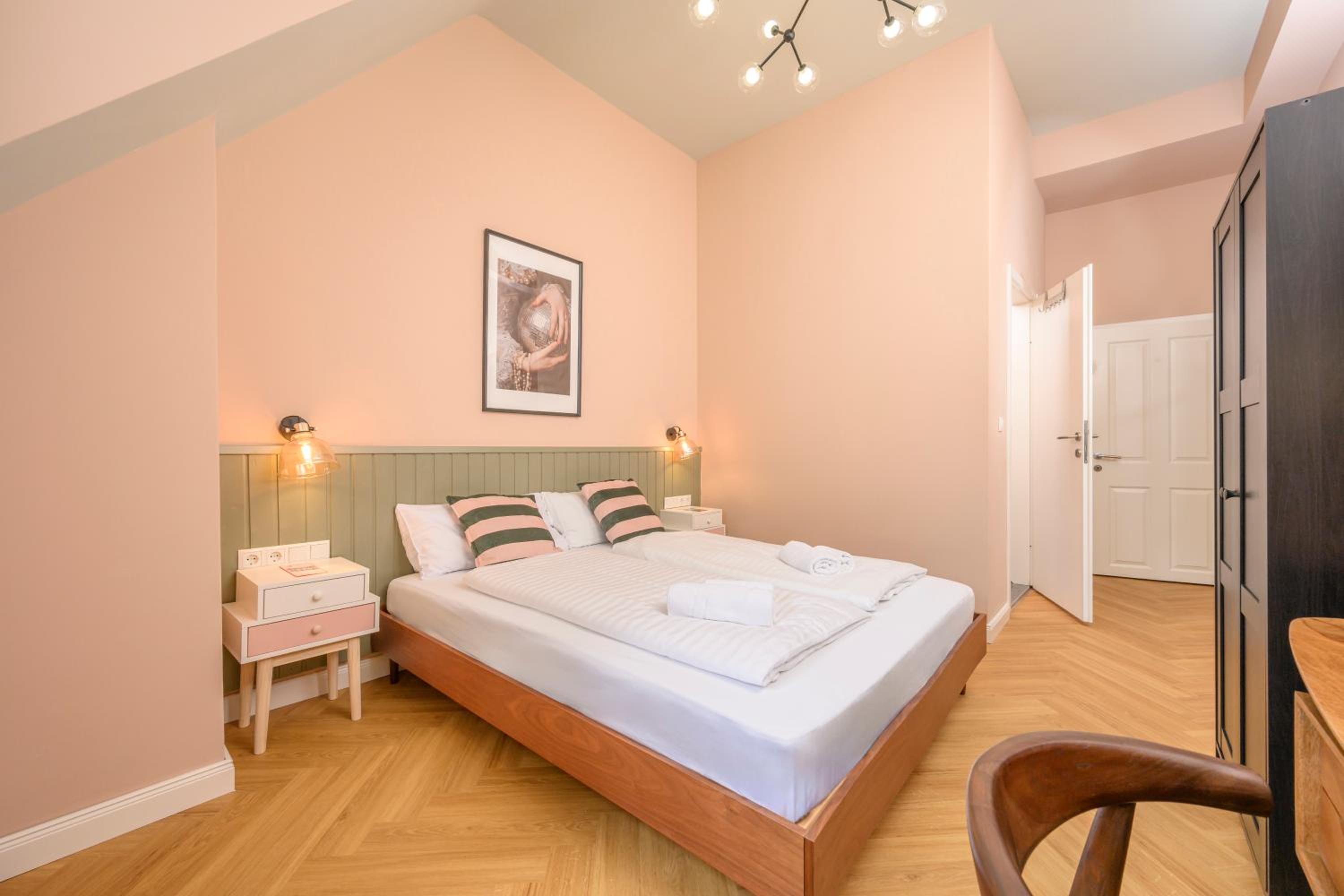 Palais Palffy Suits