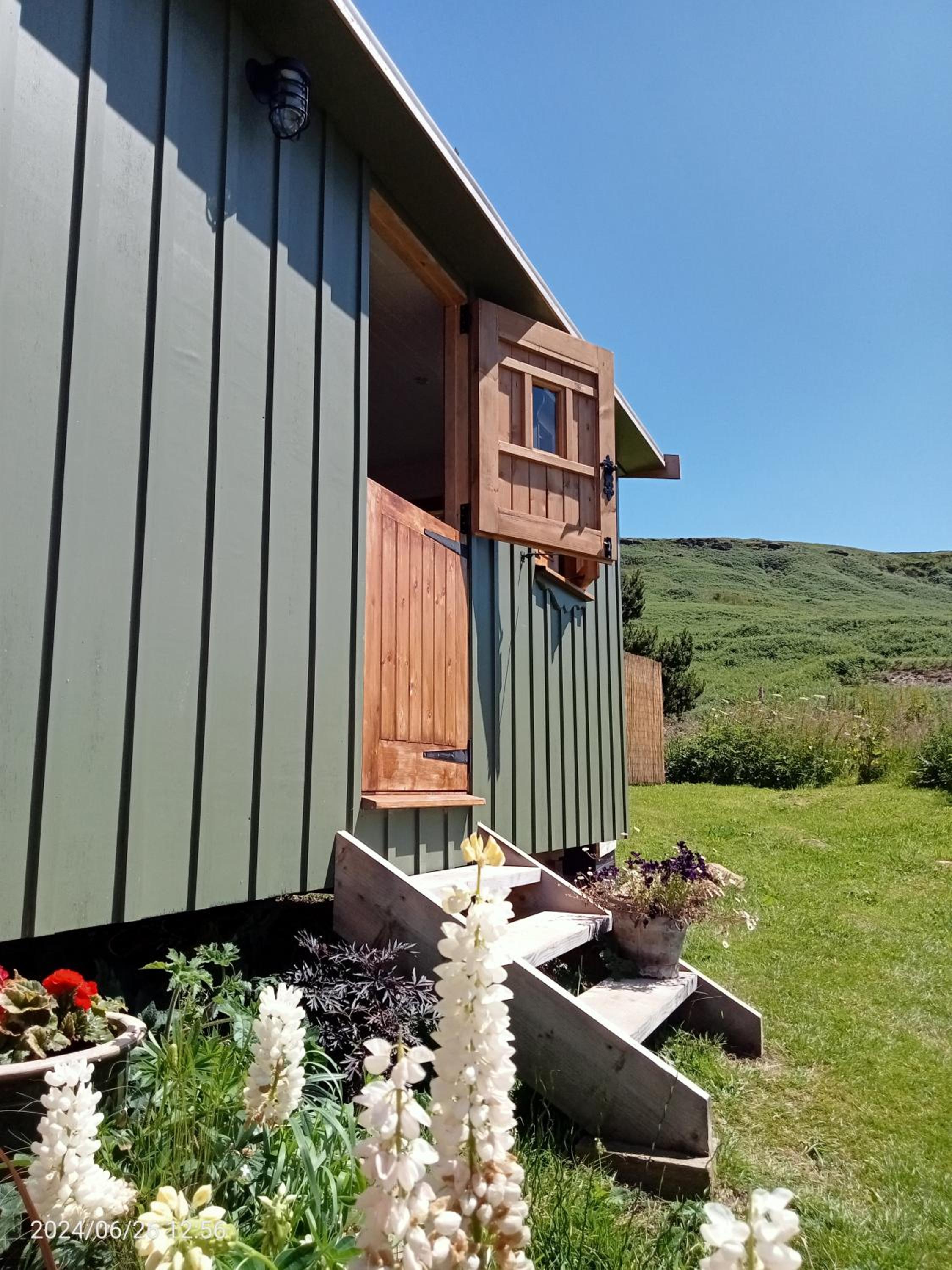 Wainstones Shepherd's Hut view 4