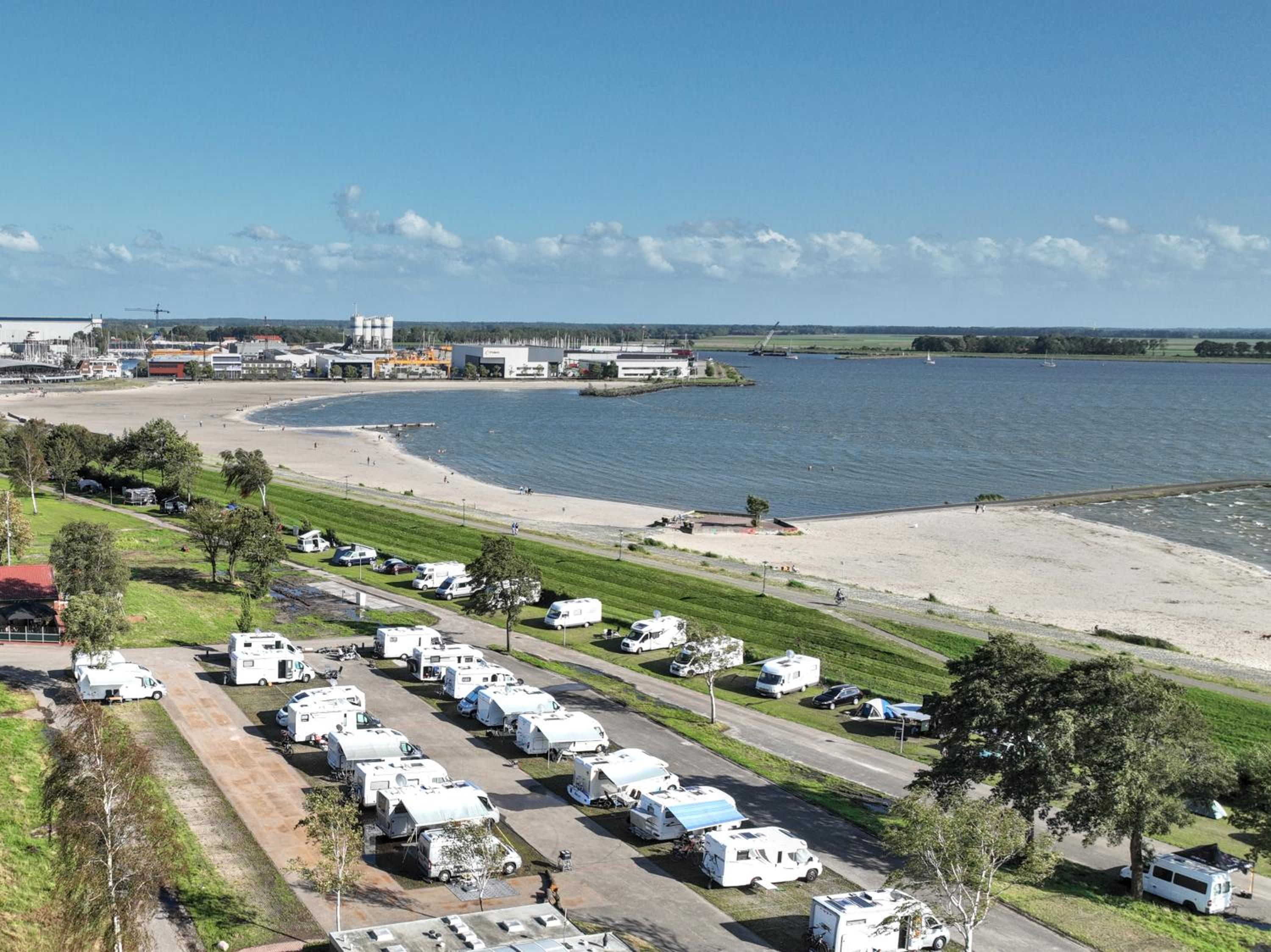 Vakantiepark Lemmer view 2