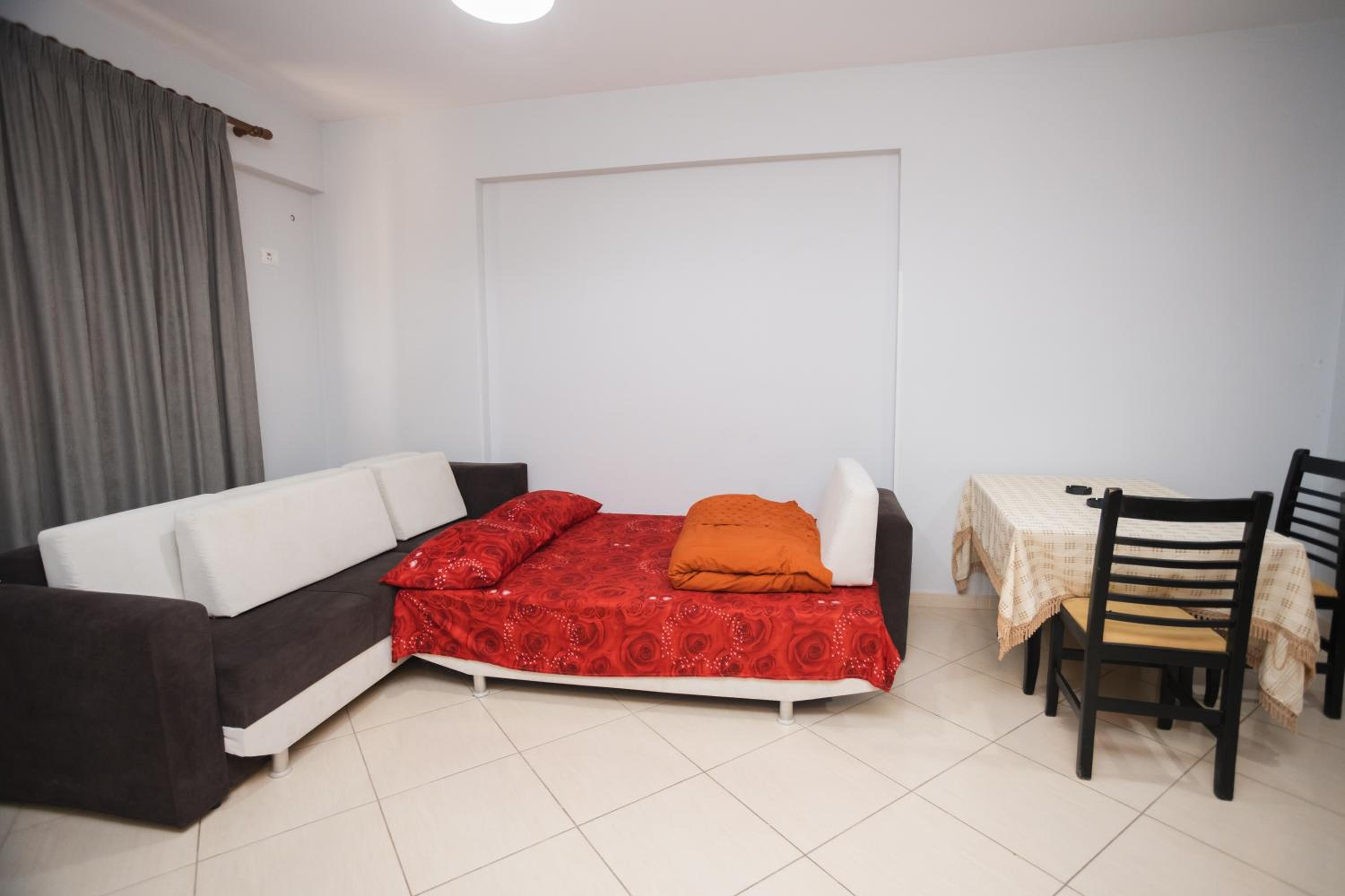 Leo's Apartment