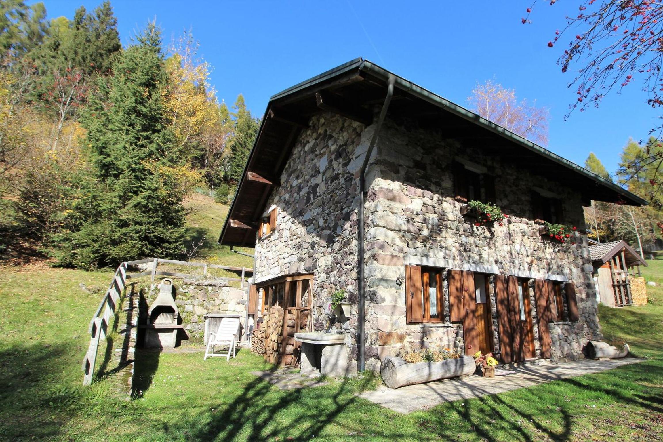 Baita a Pieve Tesino Near Mountain And Lake view 3