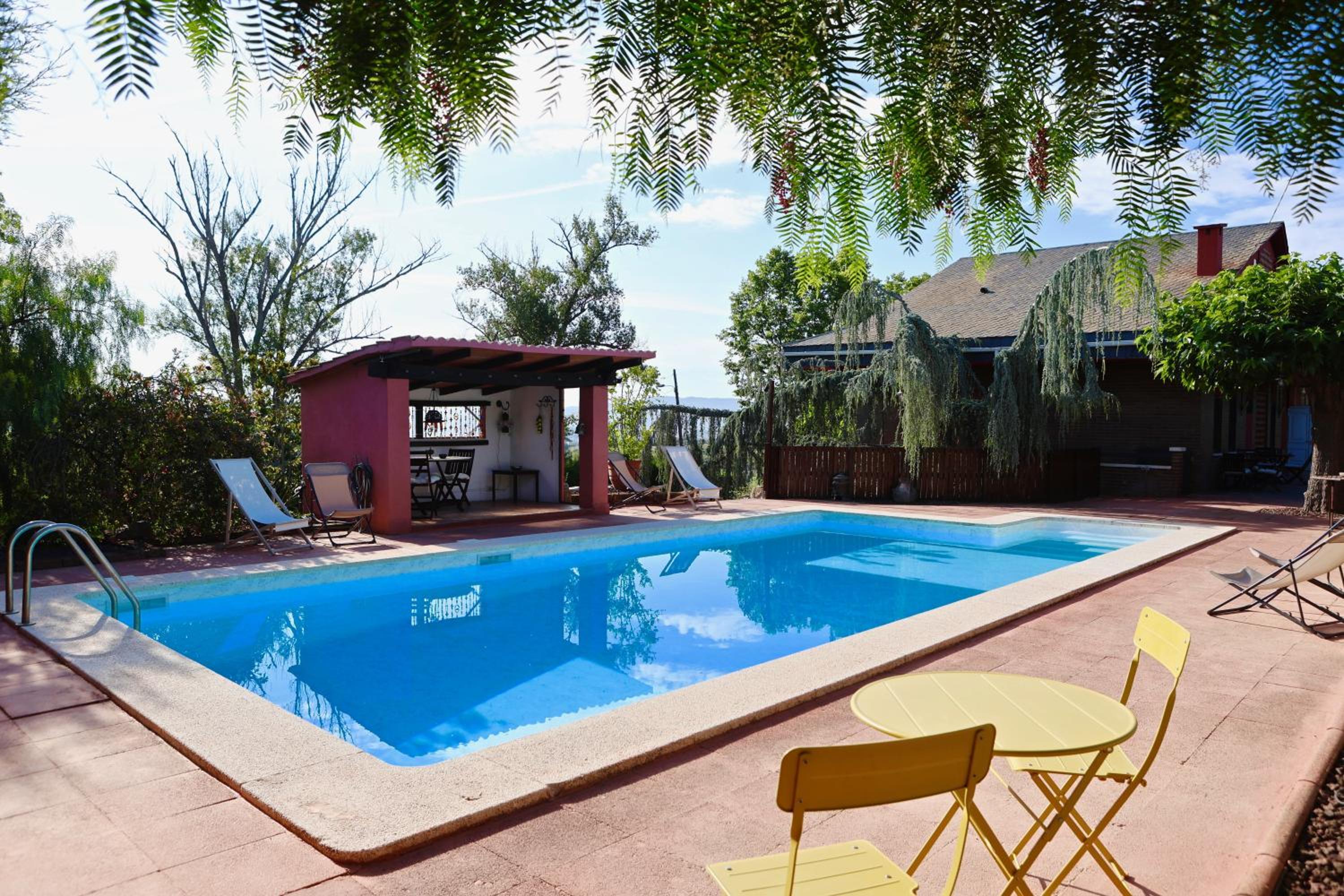 El Cedre Blau Vivienda con piscina en Granollers
