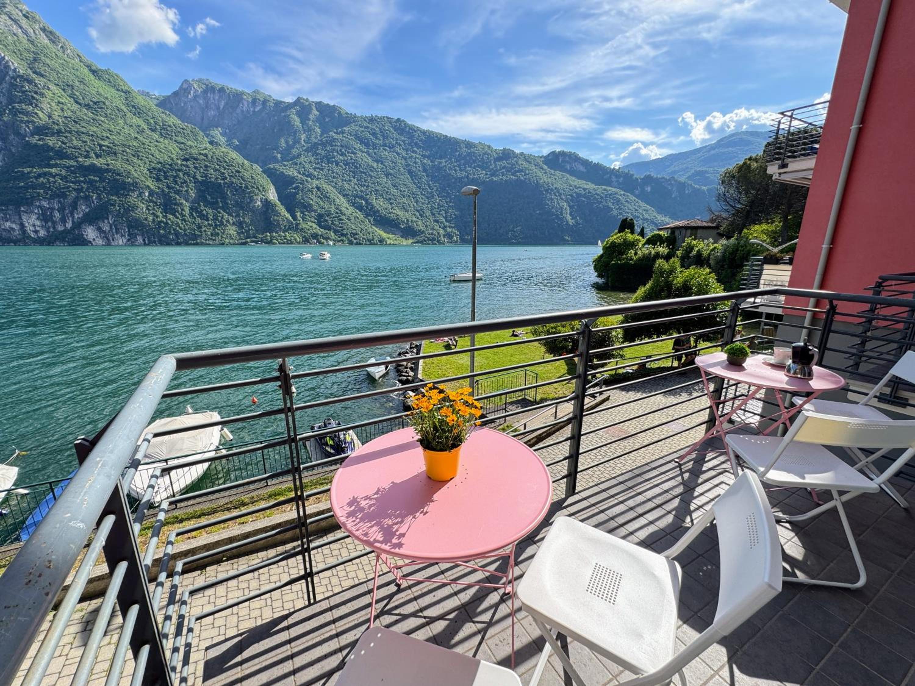 Grand View Como Lake Apartment