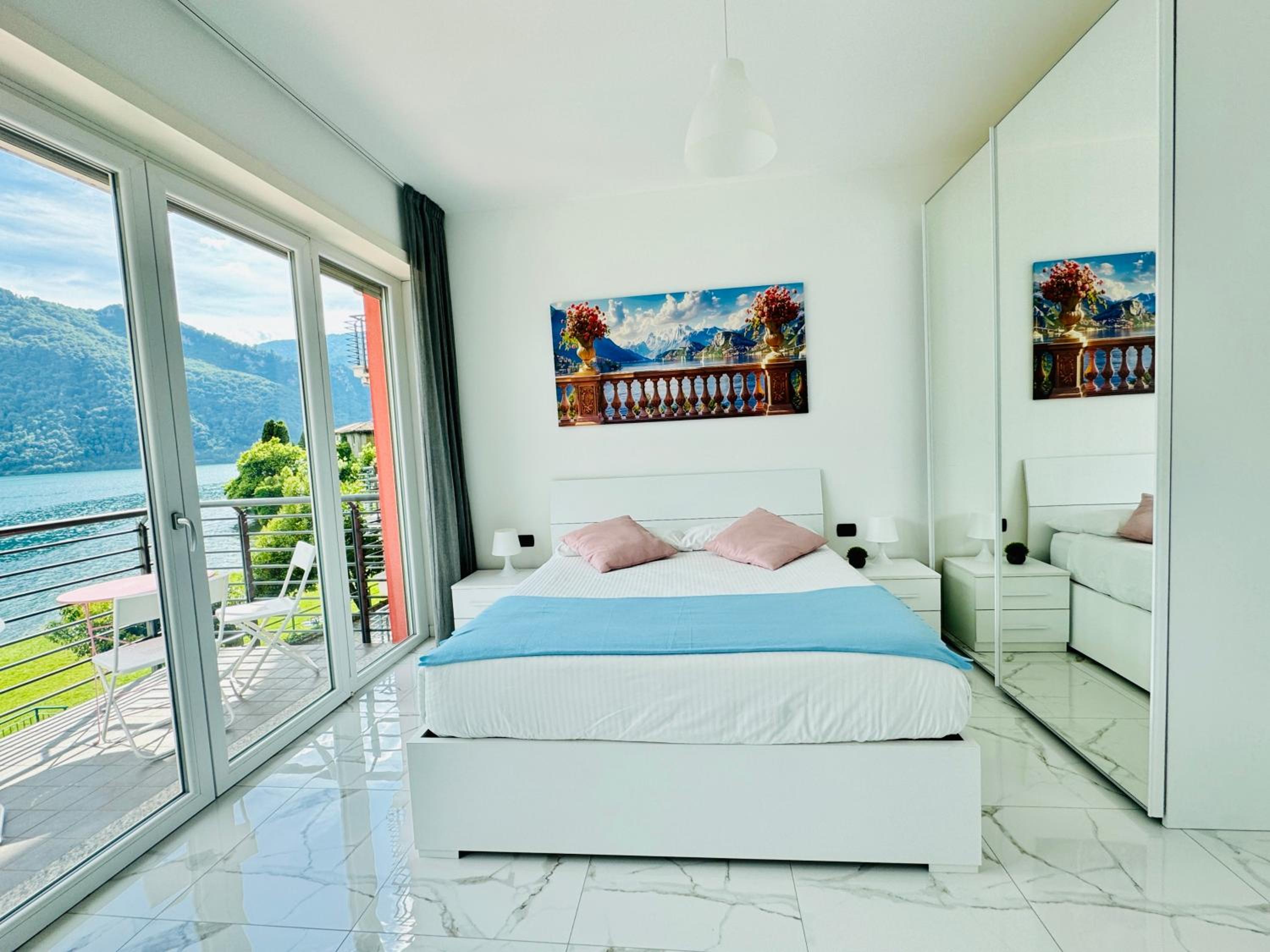 Grand View Como Lake Apartment