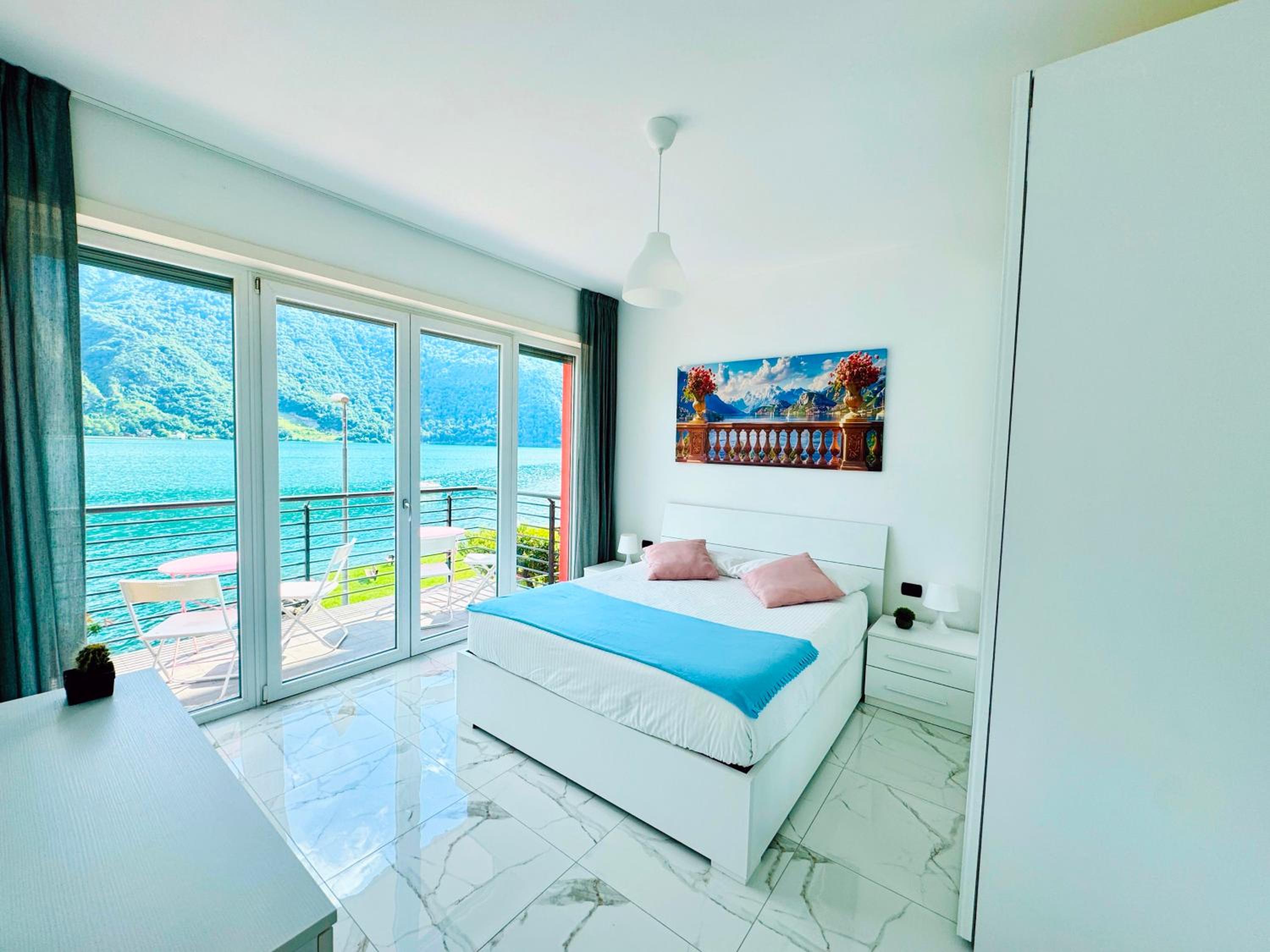 Grand View Como Lake Apartment
