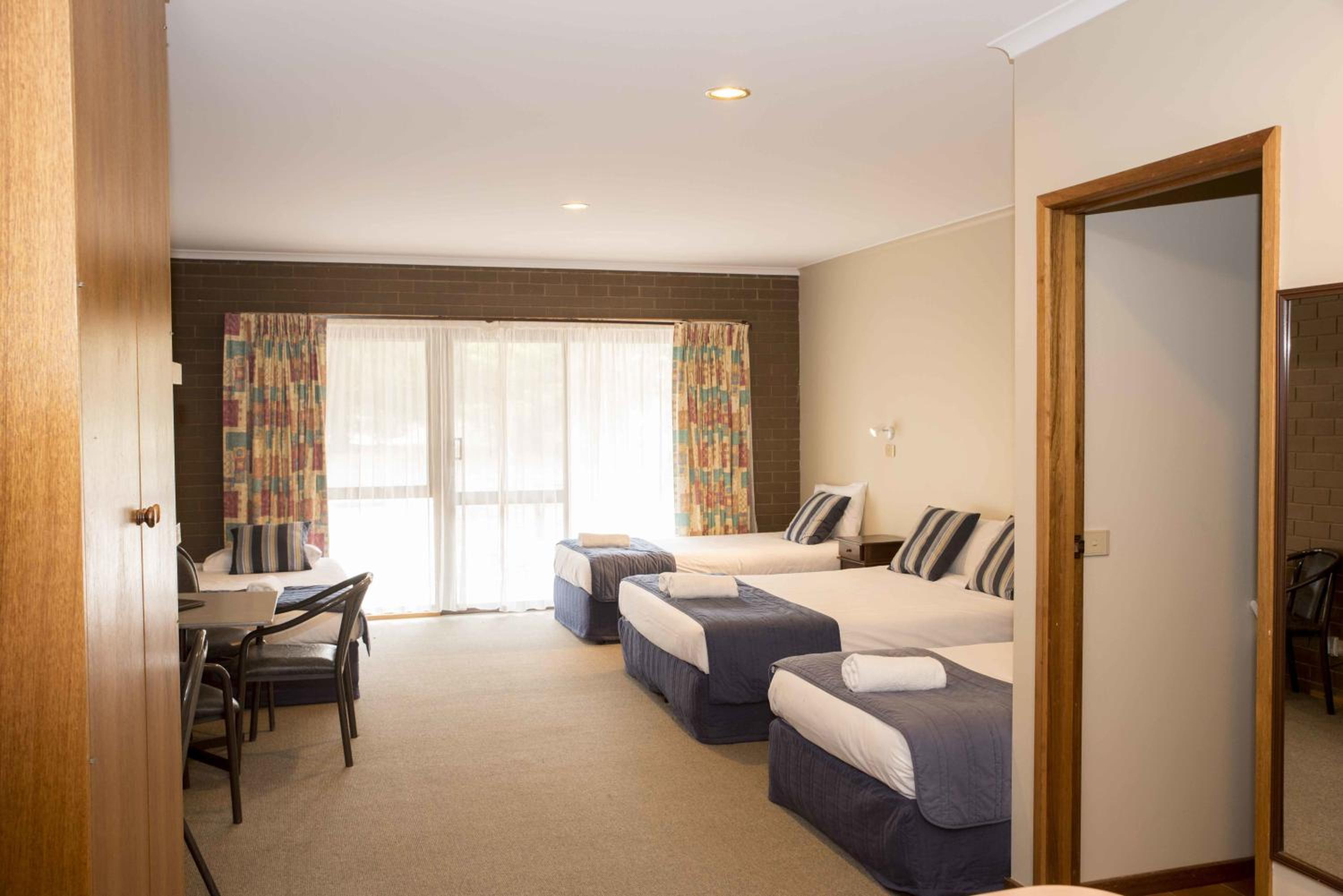 Barooga Country Inn Motel