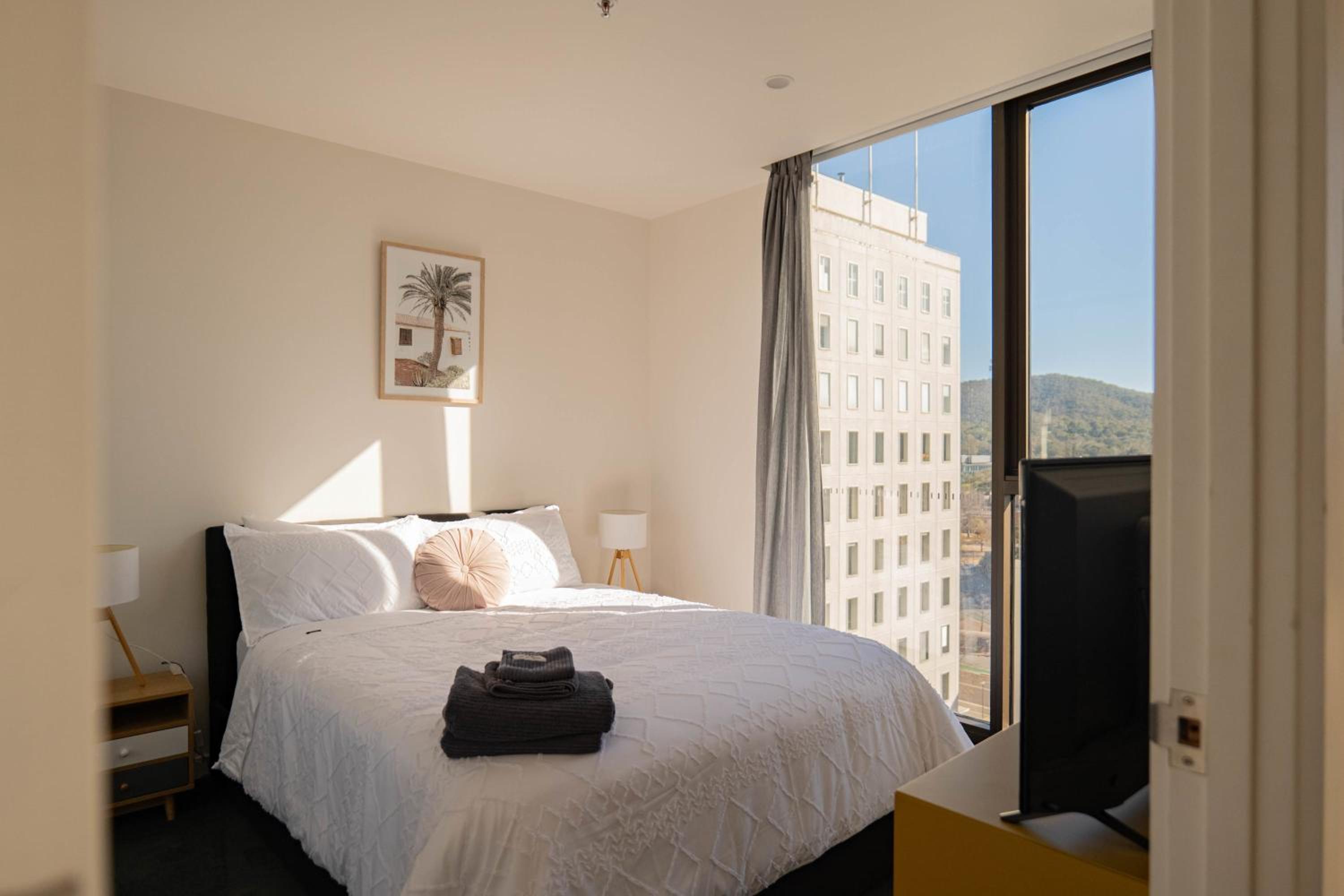 2 BR family business friendly CBD ANU
