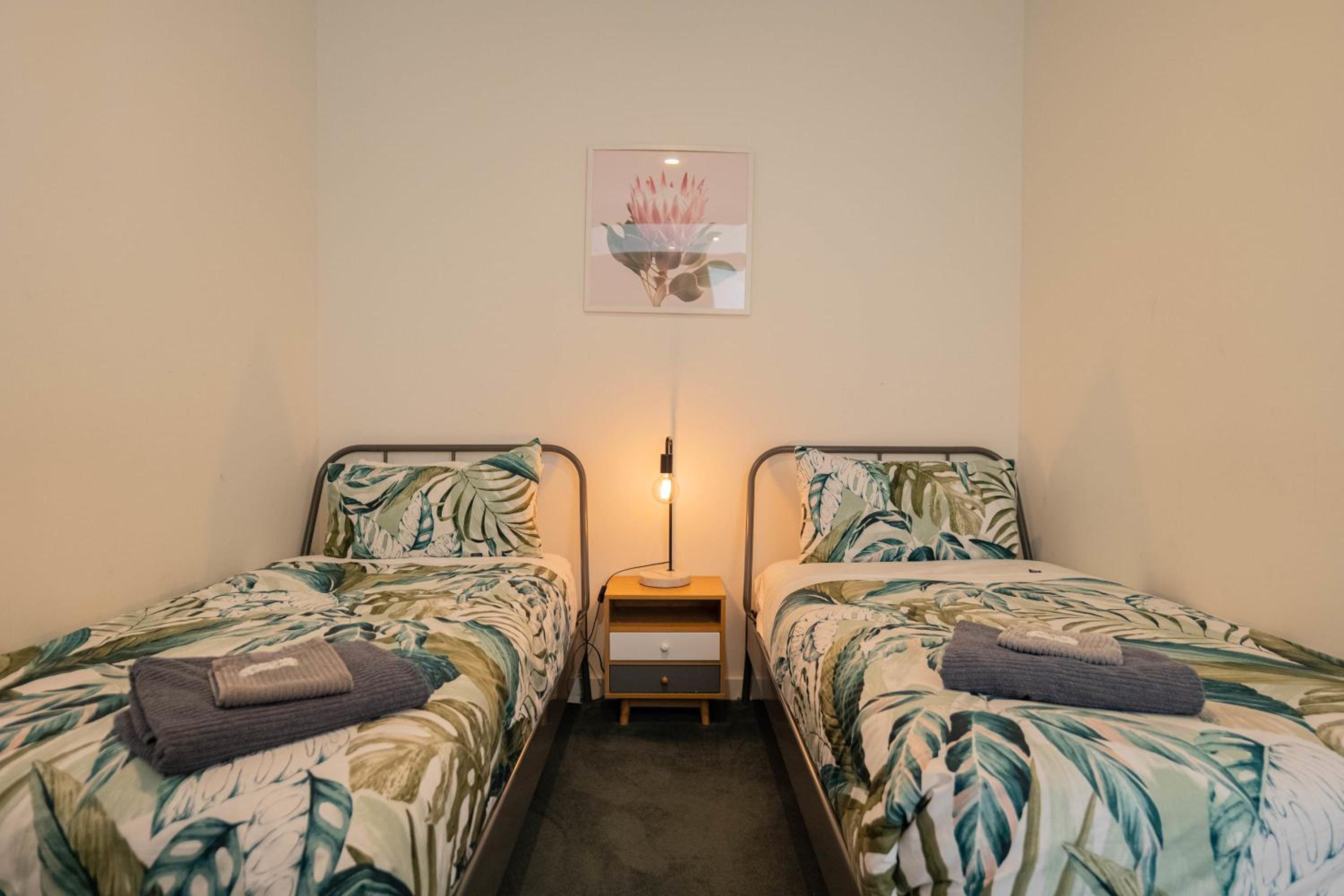 2 BR family business friendly CBD ANU