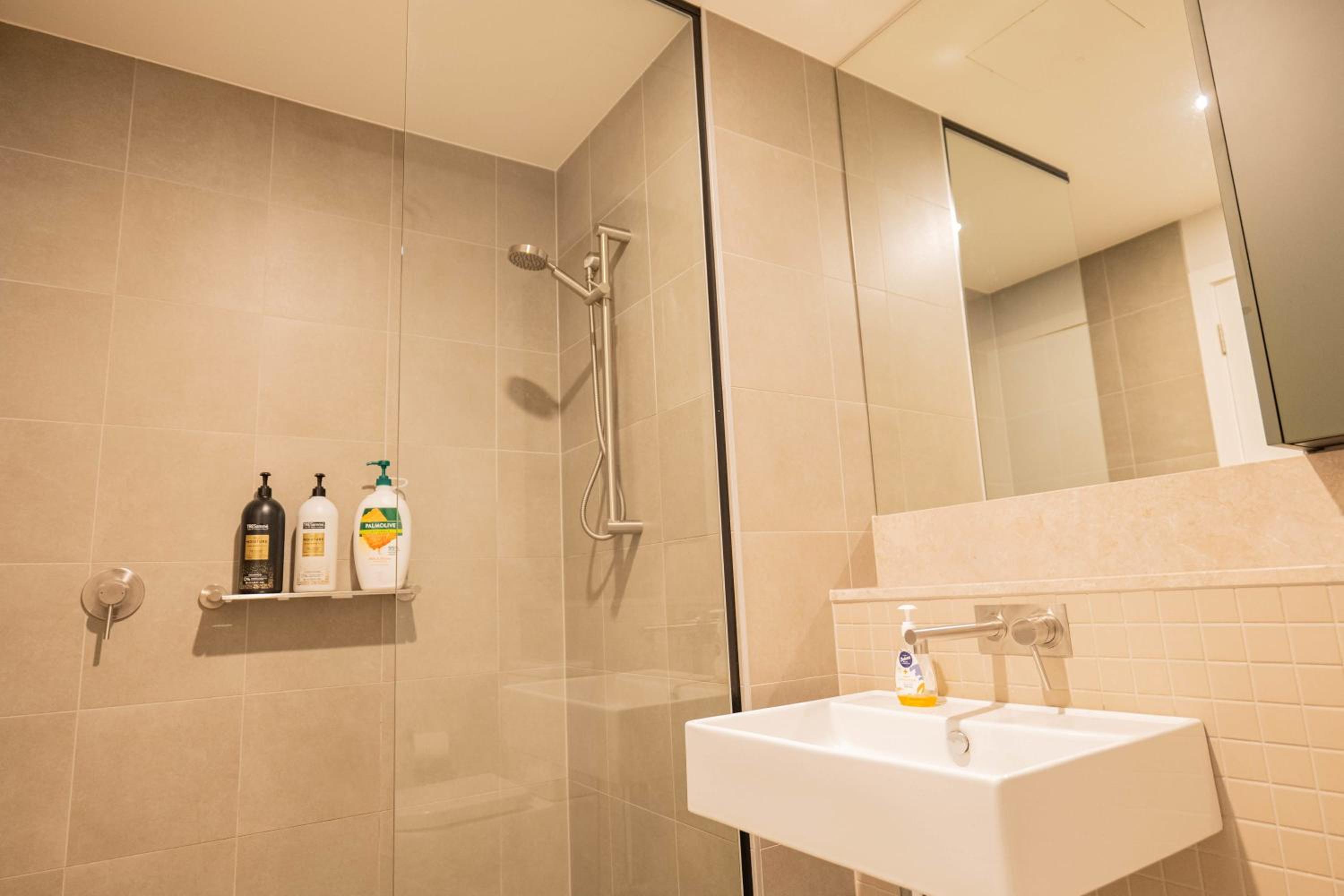 2 BR family business friendly CBD ANU