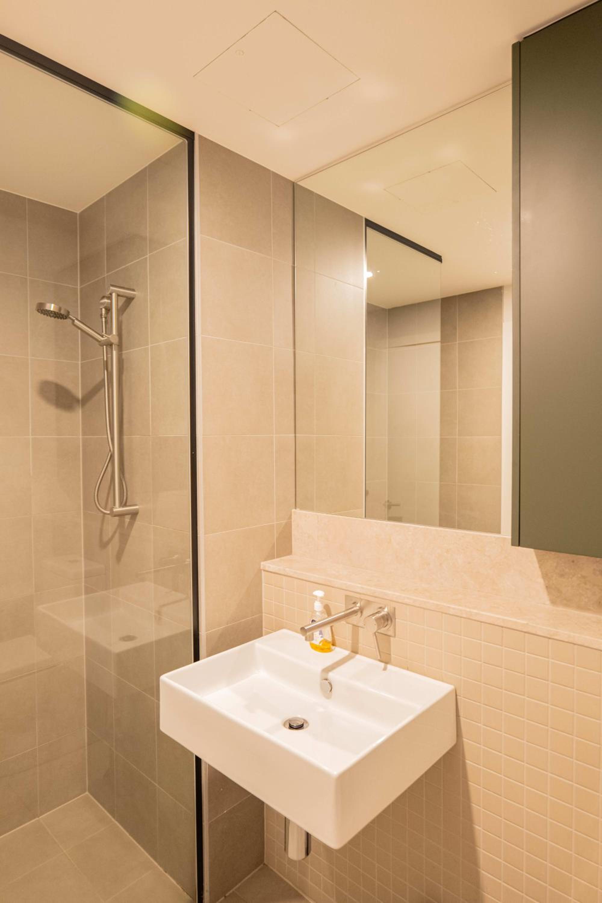 2 BR family business friendly CBD ANU