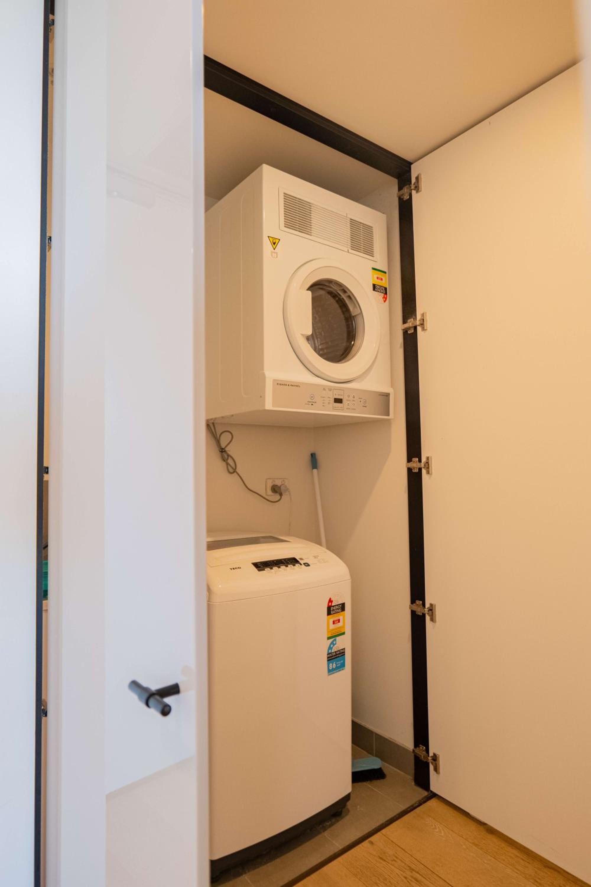 2 BR family business friendly CBD ANU