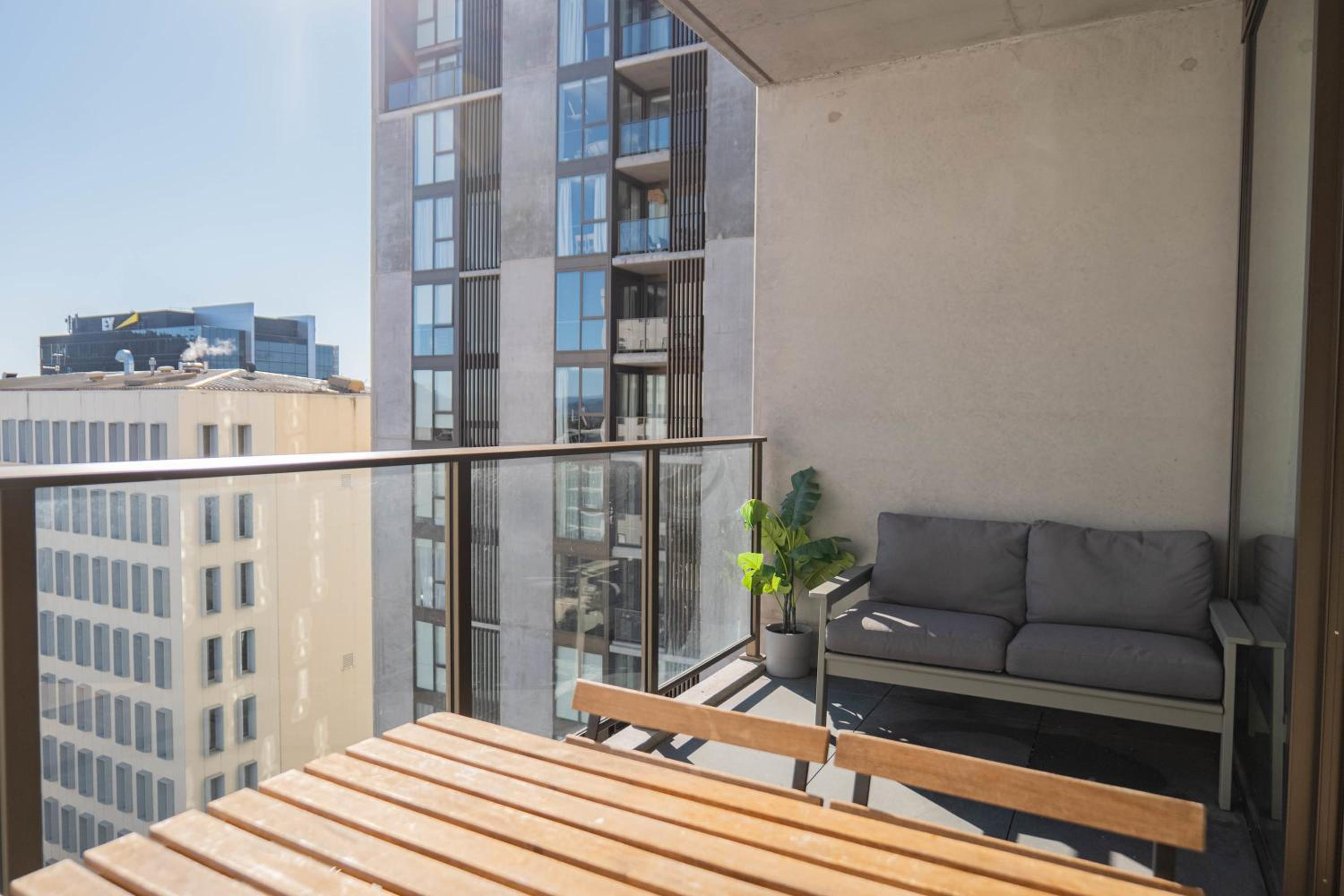 2 BR family business friendly CBD ANU