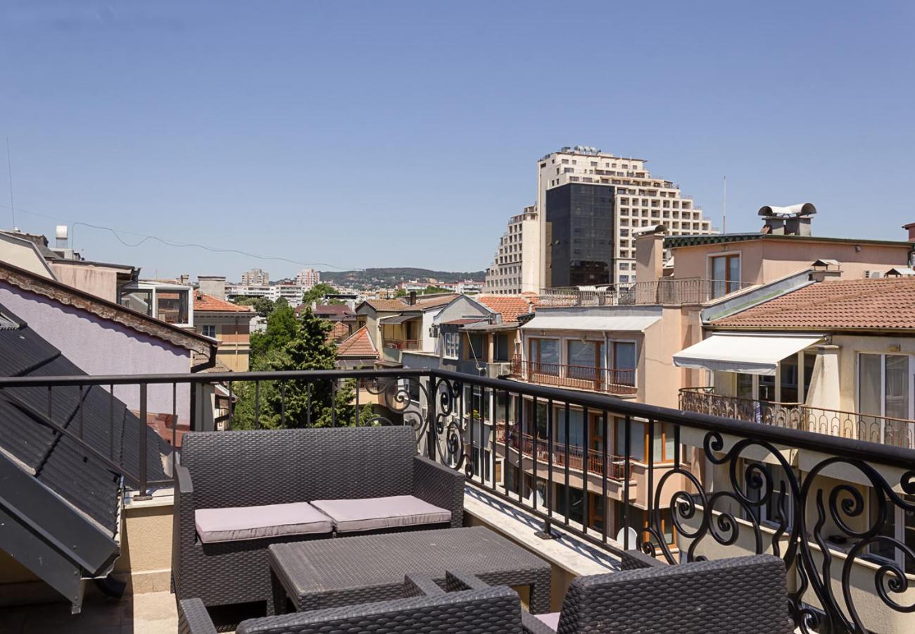 Warm&Comfy 3BD Apartment in Varna Center