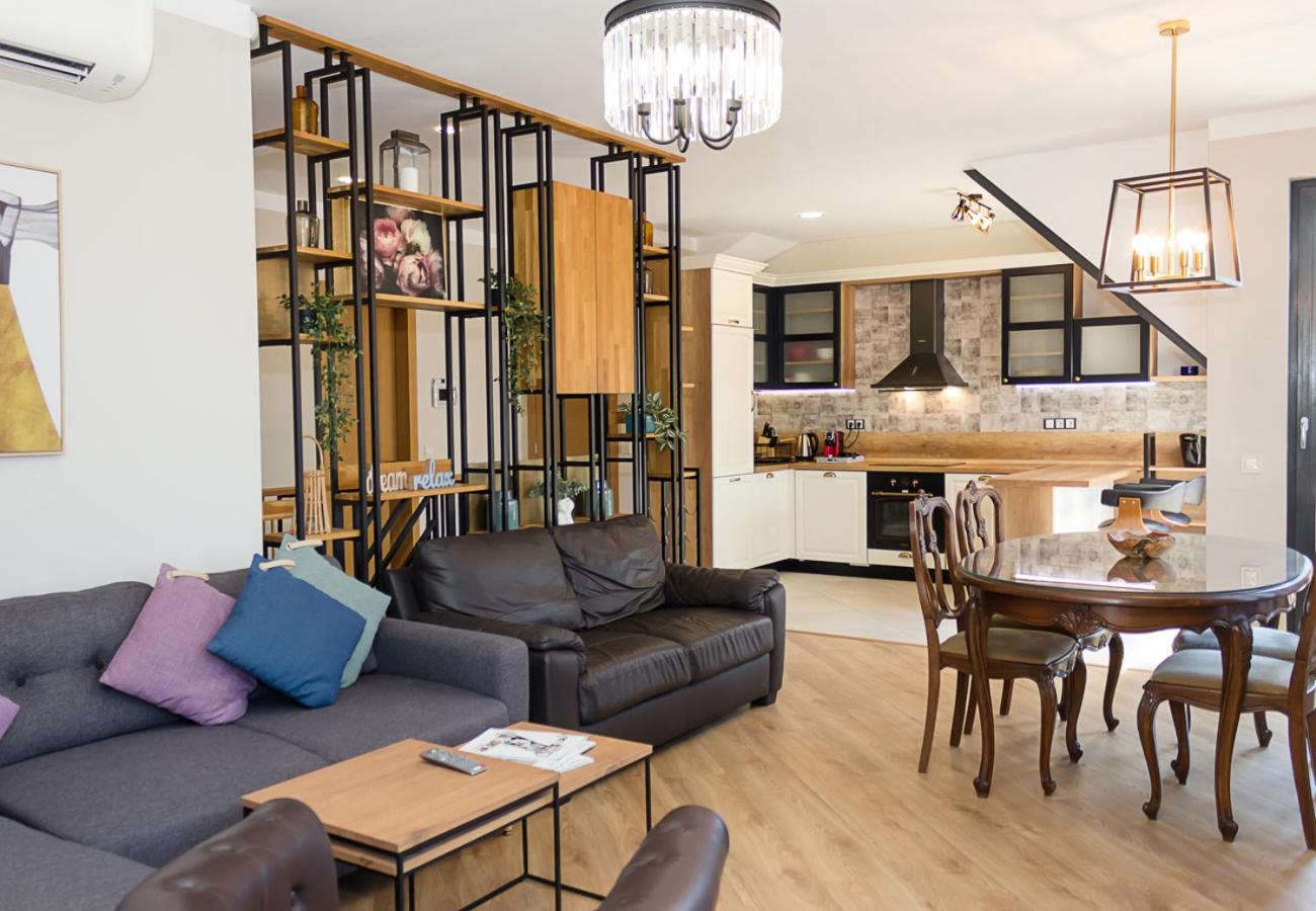 Warm&Comfy 3BD Apartment in Varna Center