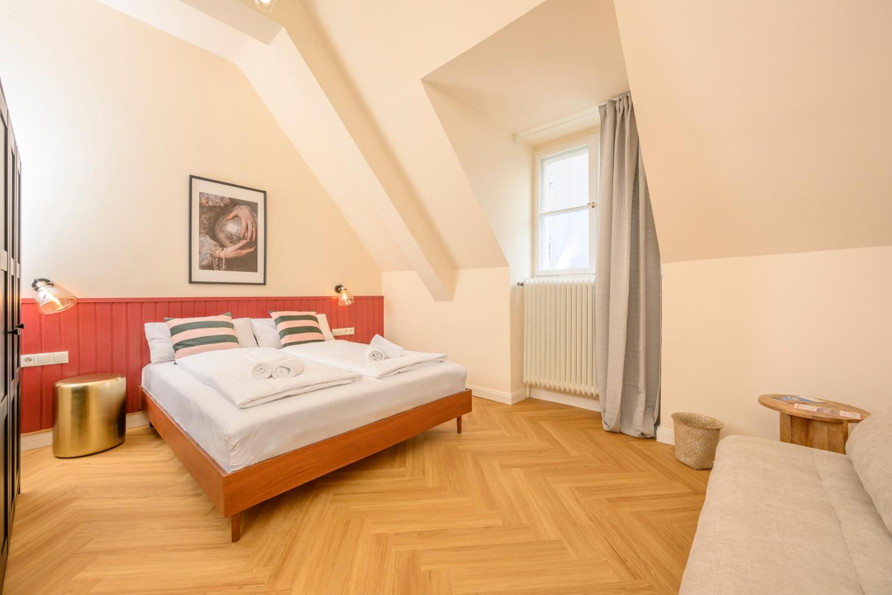 Palais Palffy Suits