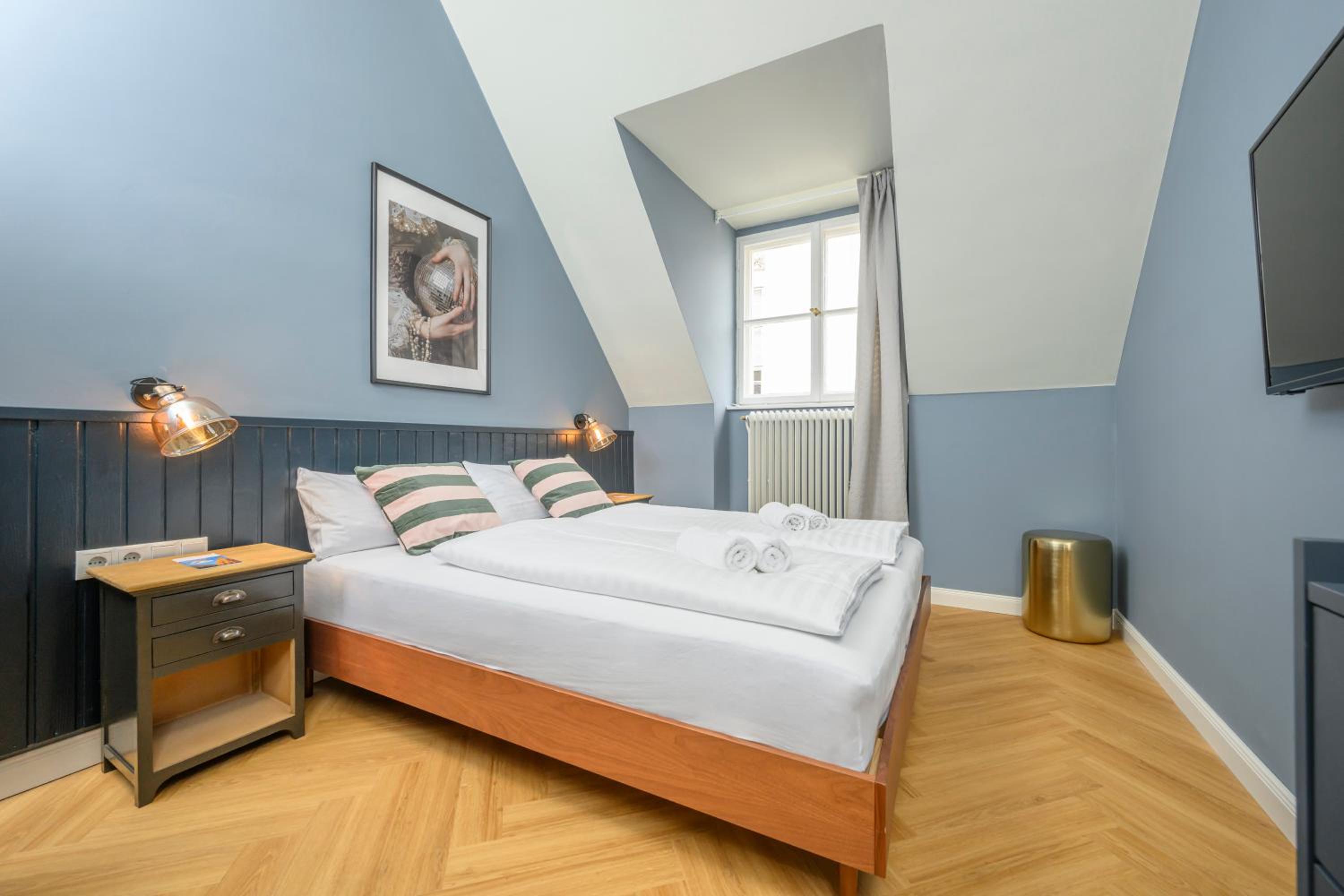 Palais Palffy Suits