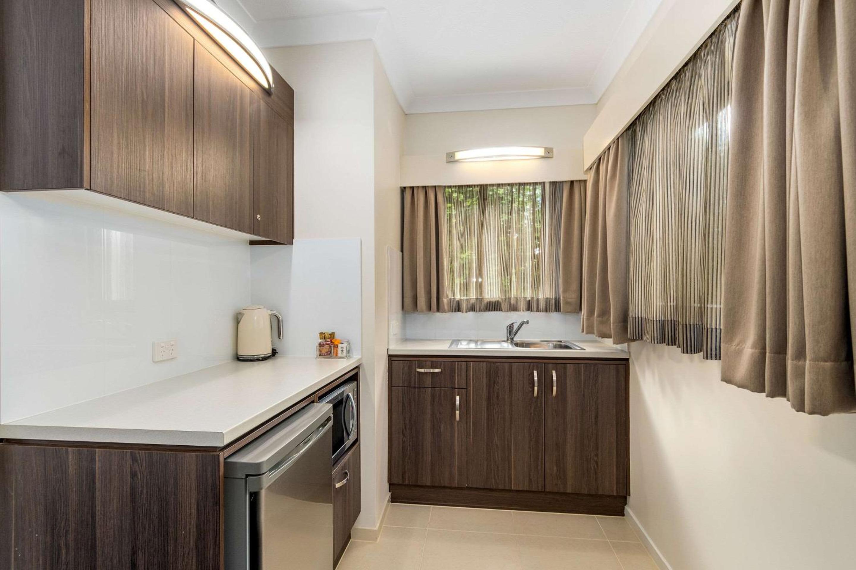 Brisbane Vacations - Quality Hotel Robertson Gardens - Property Image 11
