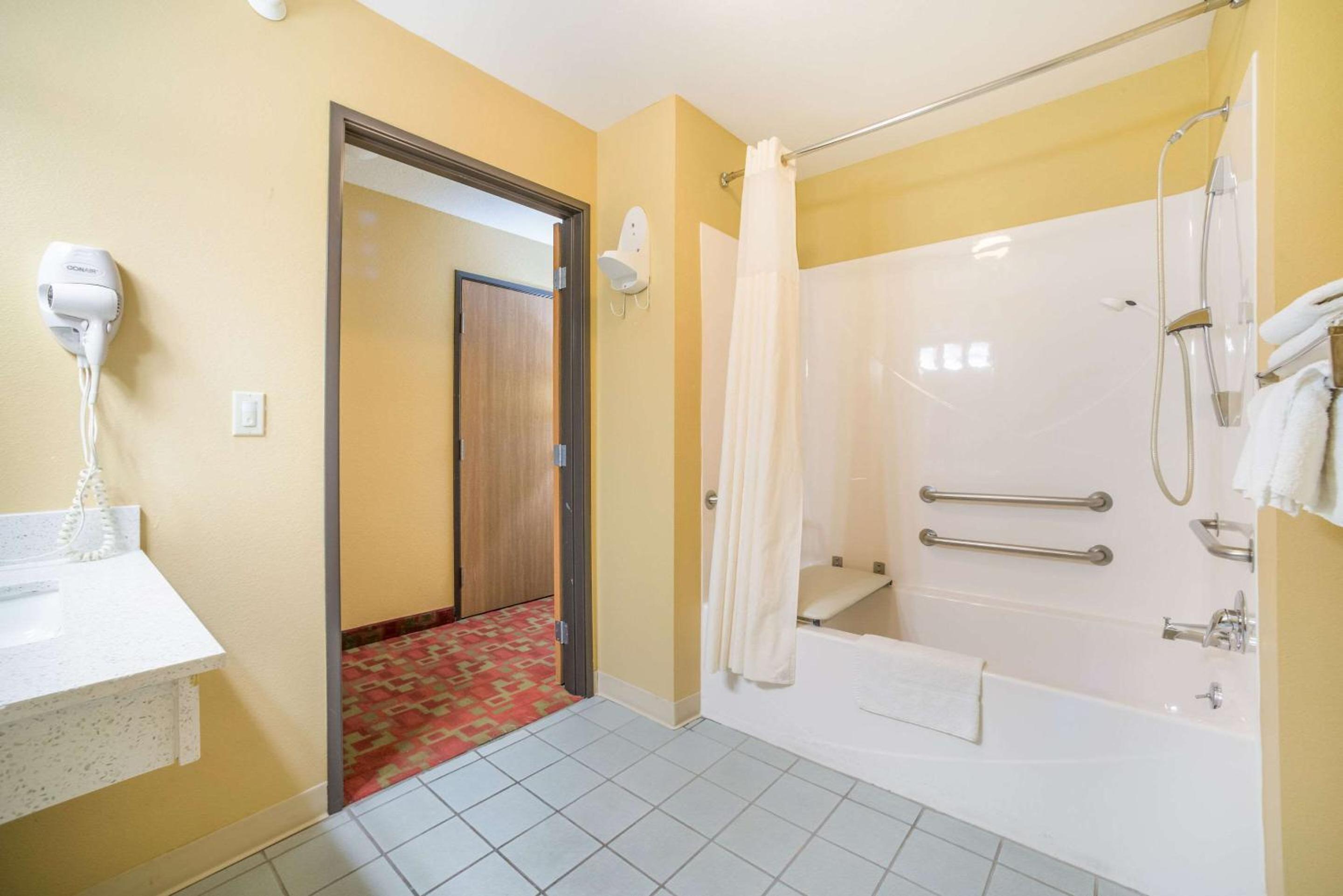 Quality Inn O'Fallon IL - St Louis - Shiloh, 사진 3