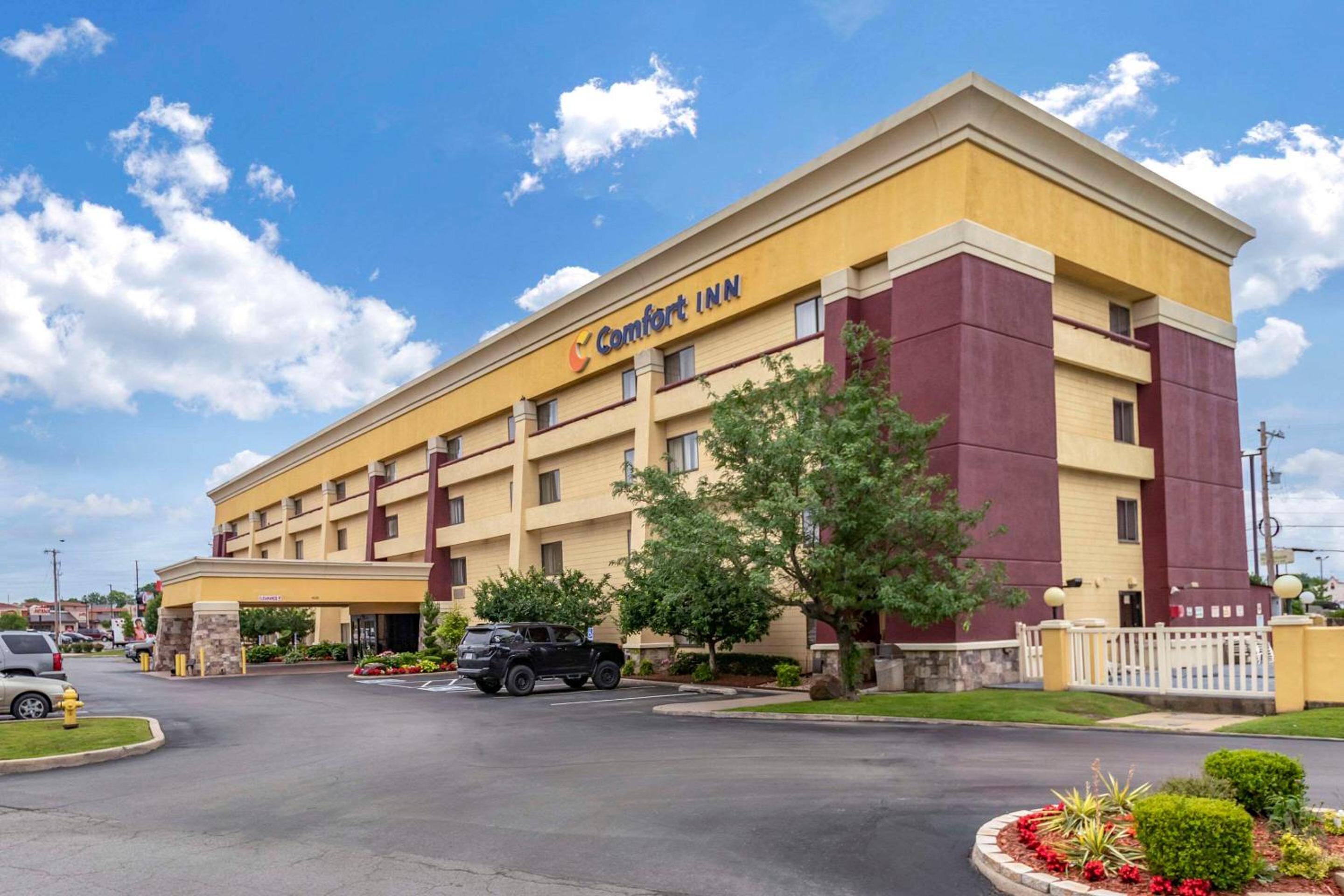 Hotel Comfort Inn Midtown - Image 1