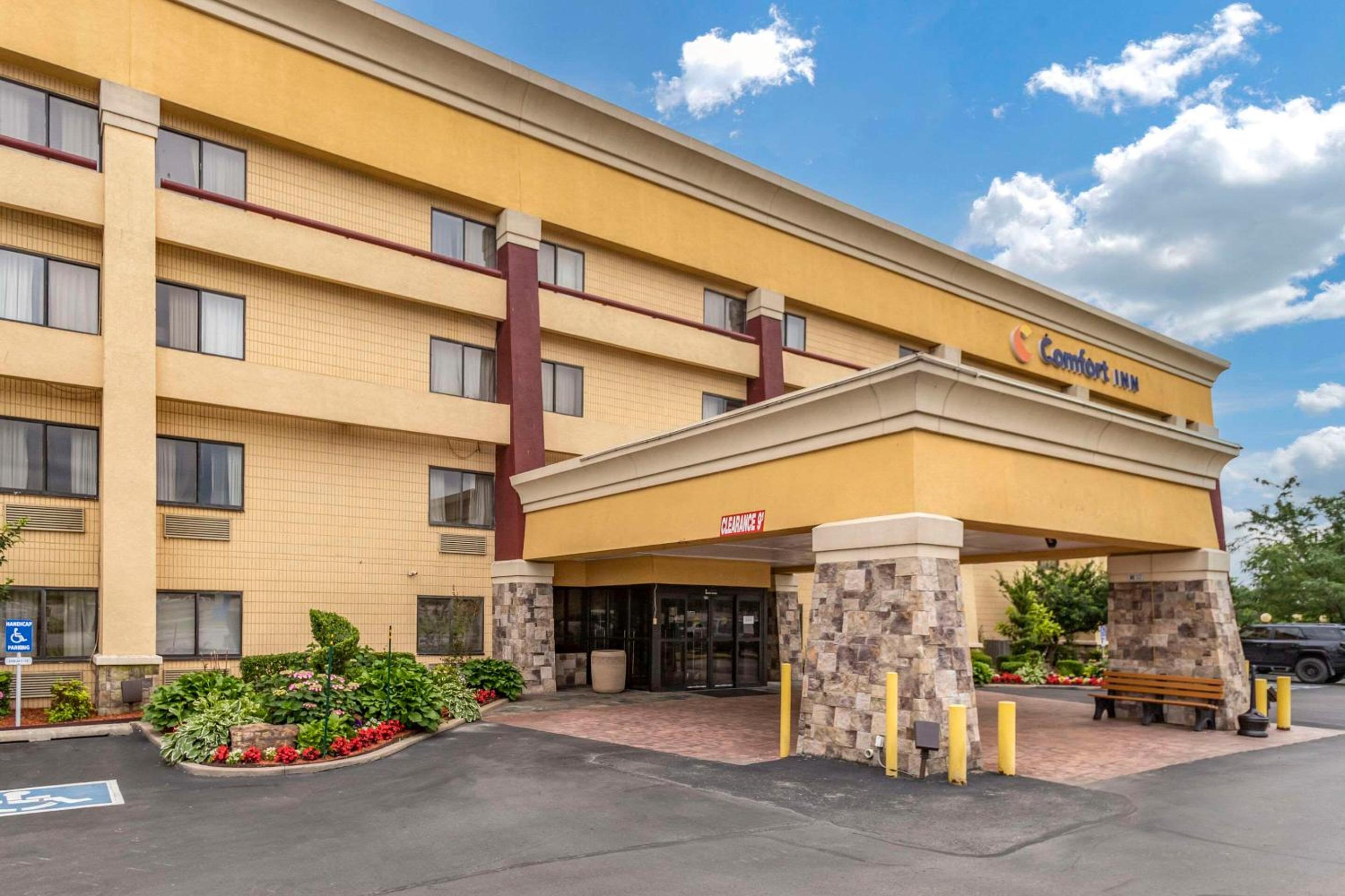 Comfort Inn Tulsa Midtown view 2