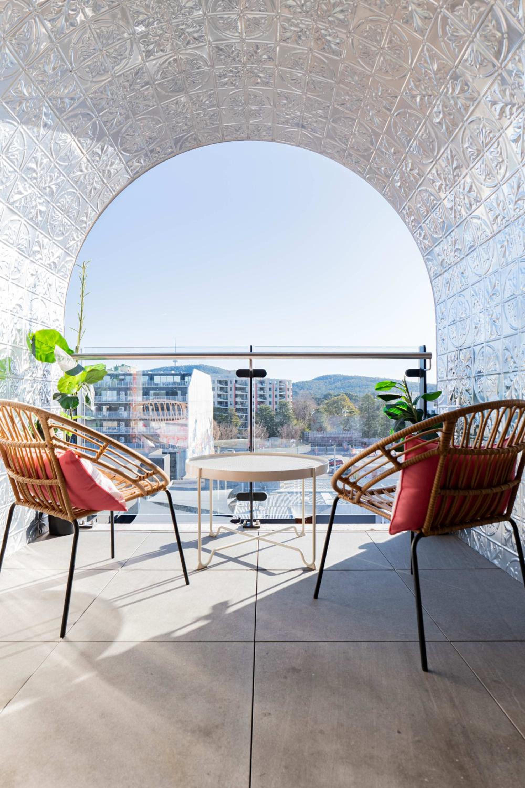 2 Bedroom 2 bath 1 Car on Lonsdale Street