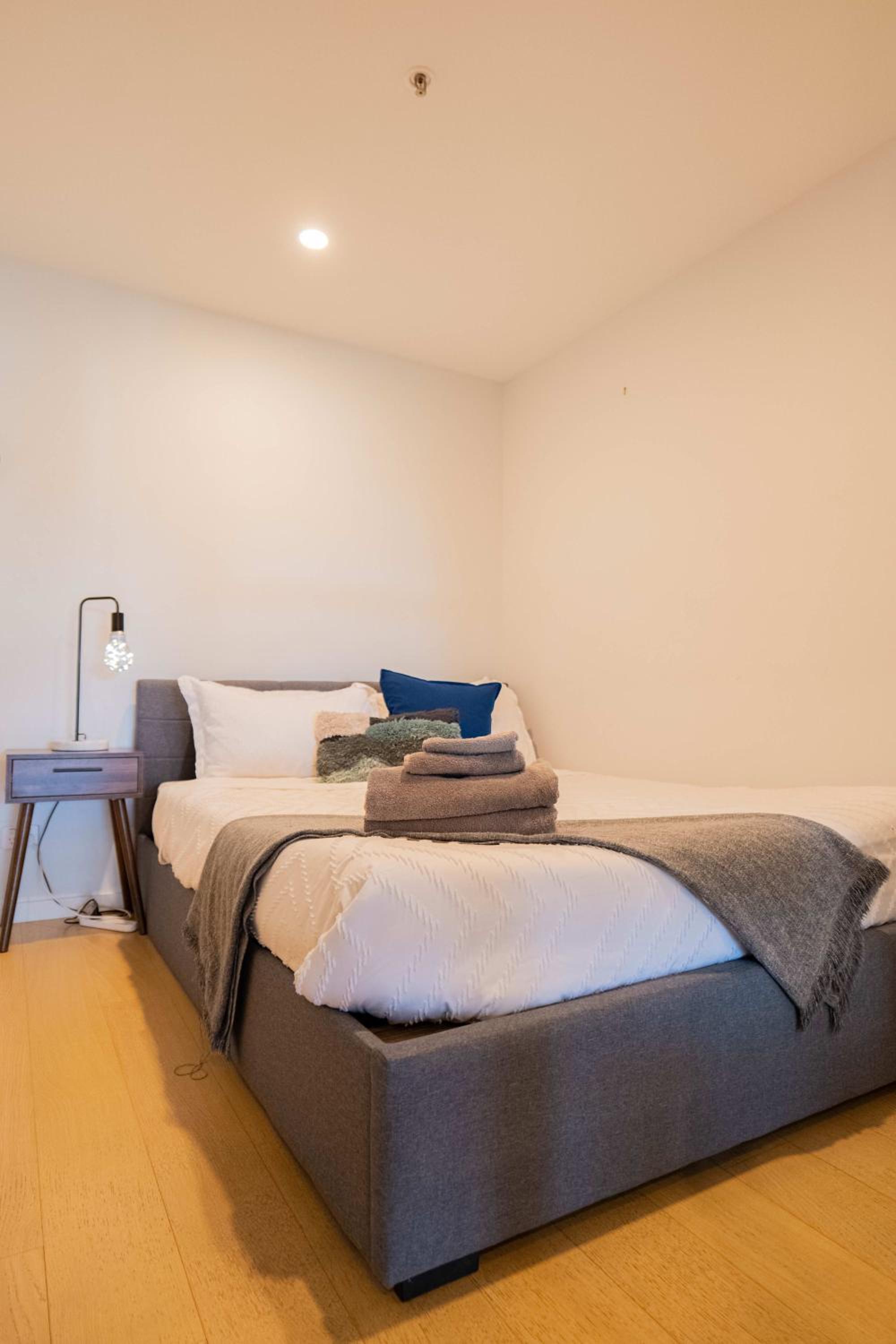 2 Bedroom 2 bath 1 Car on Lonsdale Street