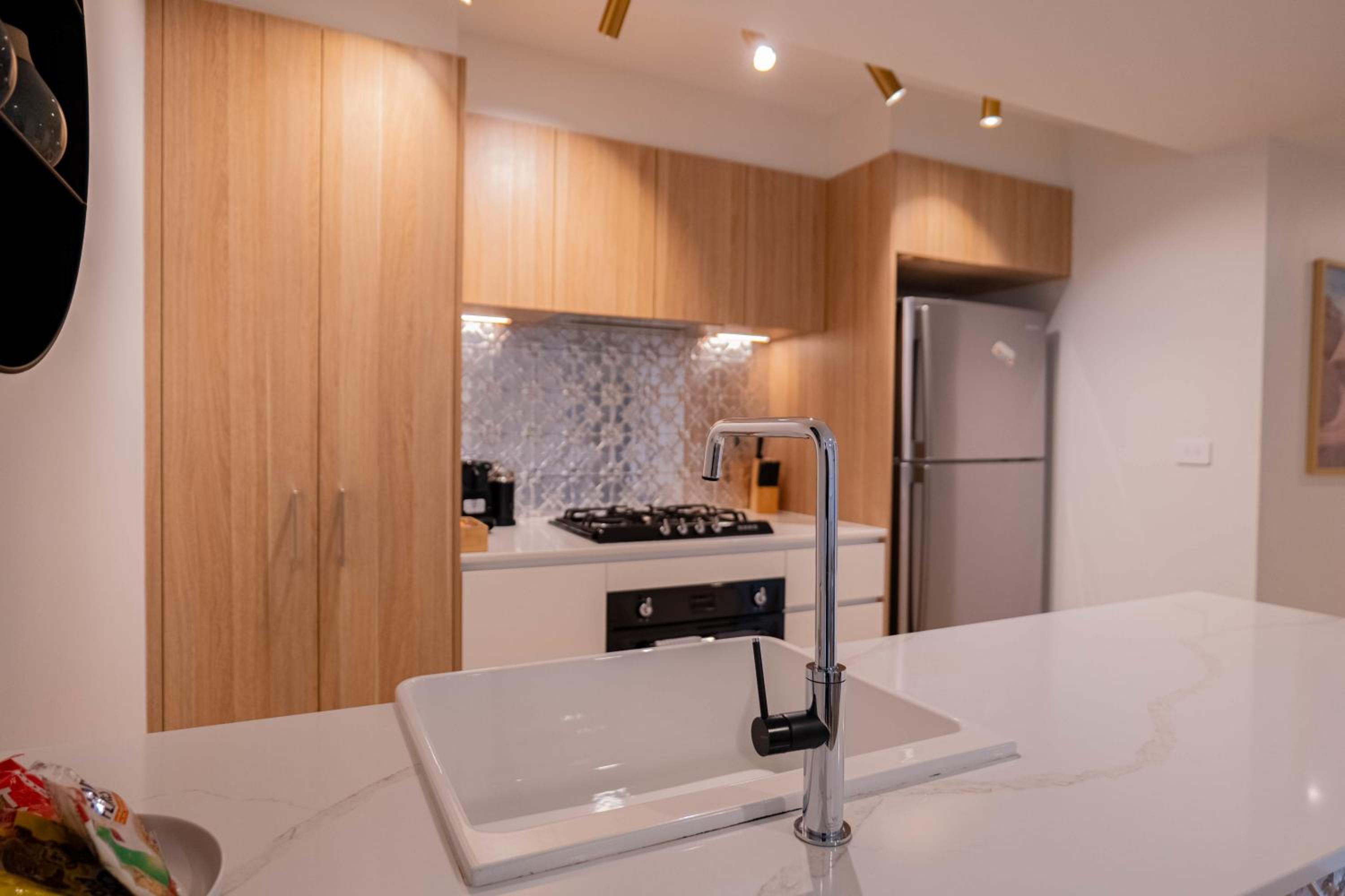 2 Bedroom 2 bath 1 Car on Lonsdale Street