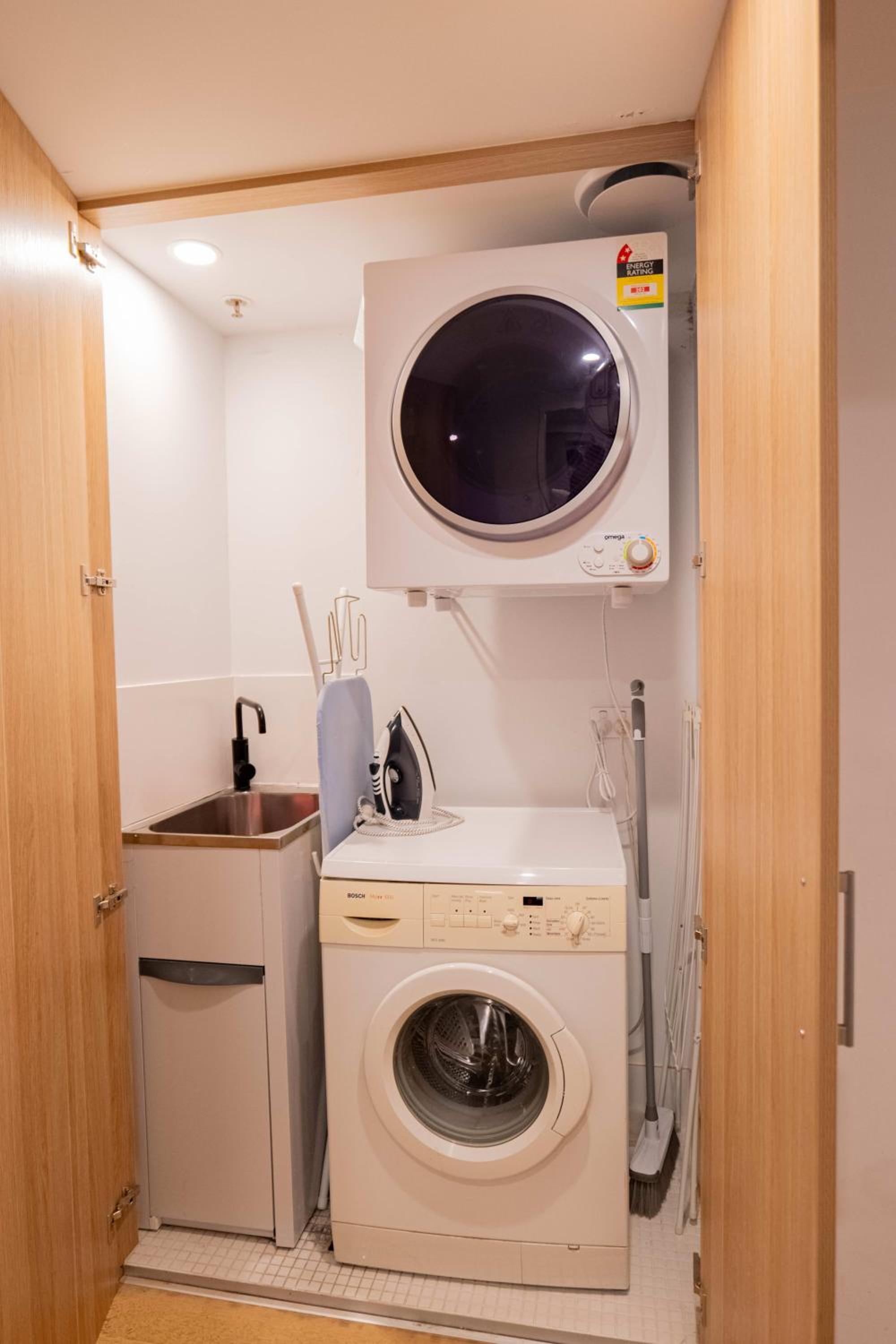 2 Bedroom 2 bath 1 Car on Lonsdale Street